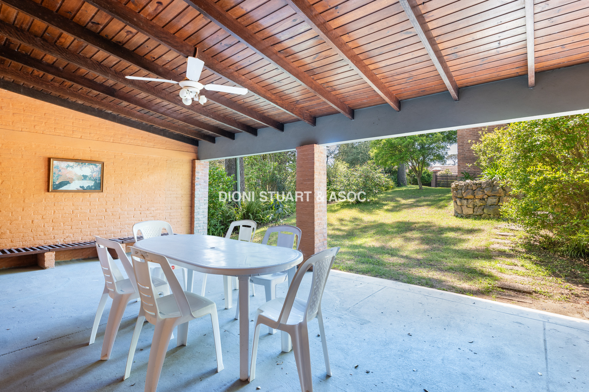 CASA EN VENTA EN CANTEGRIL CON 3 DORMITORIOS Y DEPENDENCIA + PISCINA