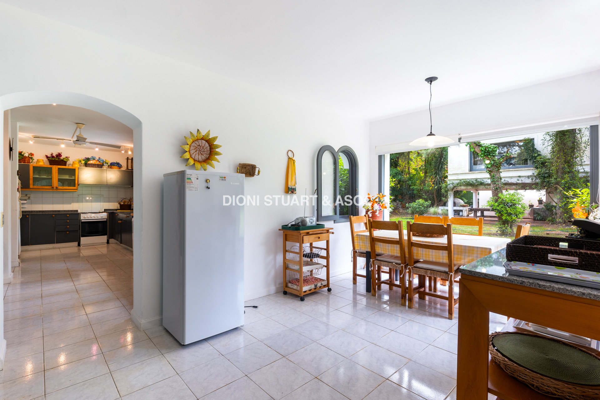 CASA EN VENTA EN EL GOLF CON 8 DORMITORIOS EN SUTIE