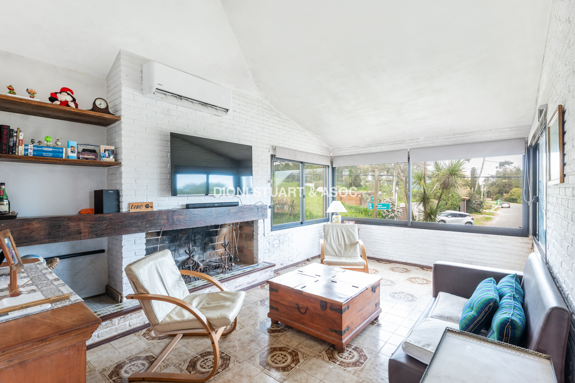 CASA EN VENTA CERCA DEL MAR PLAYA MANSA - 3 DORMITORIOS