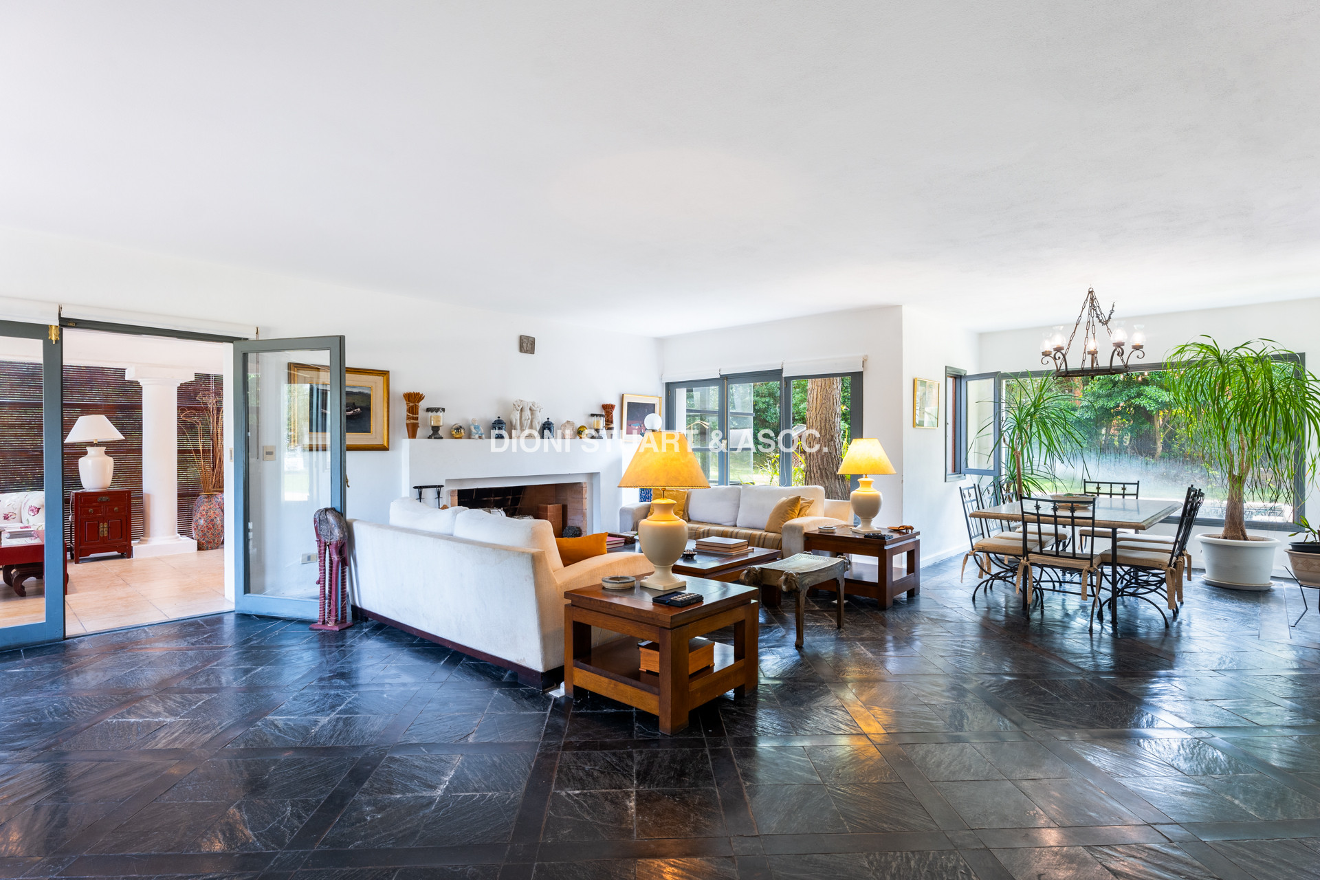 CASA EN VENTA EN EL GOLF CON 8 DORMITORIOS EN SUTIE