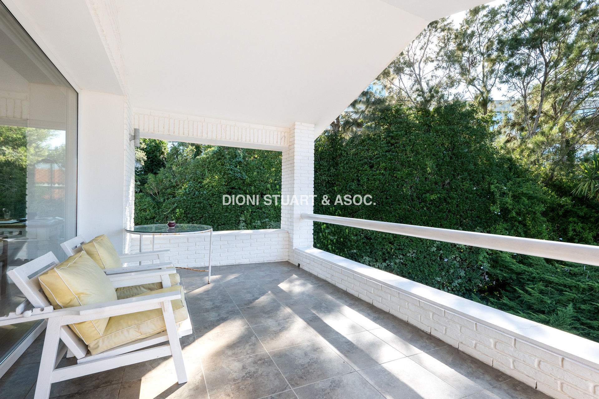 IMPONENTE CASA EN PLAYA BRAVA - ELEGANCIA Y CONFORT