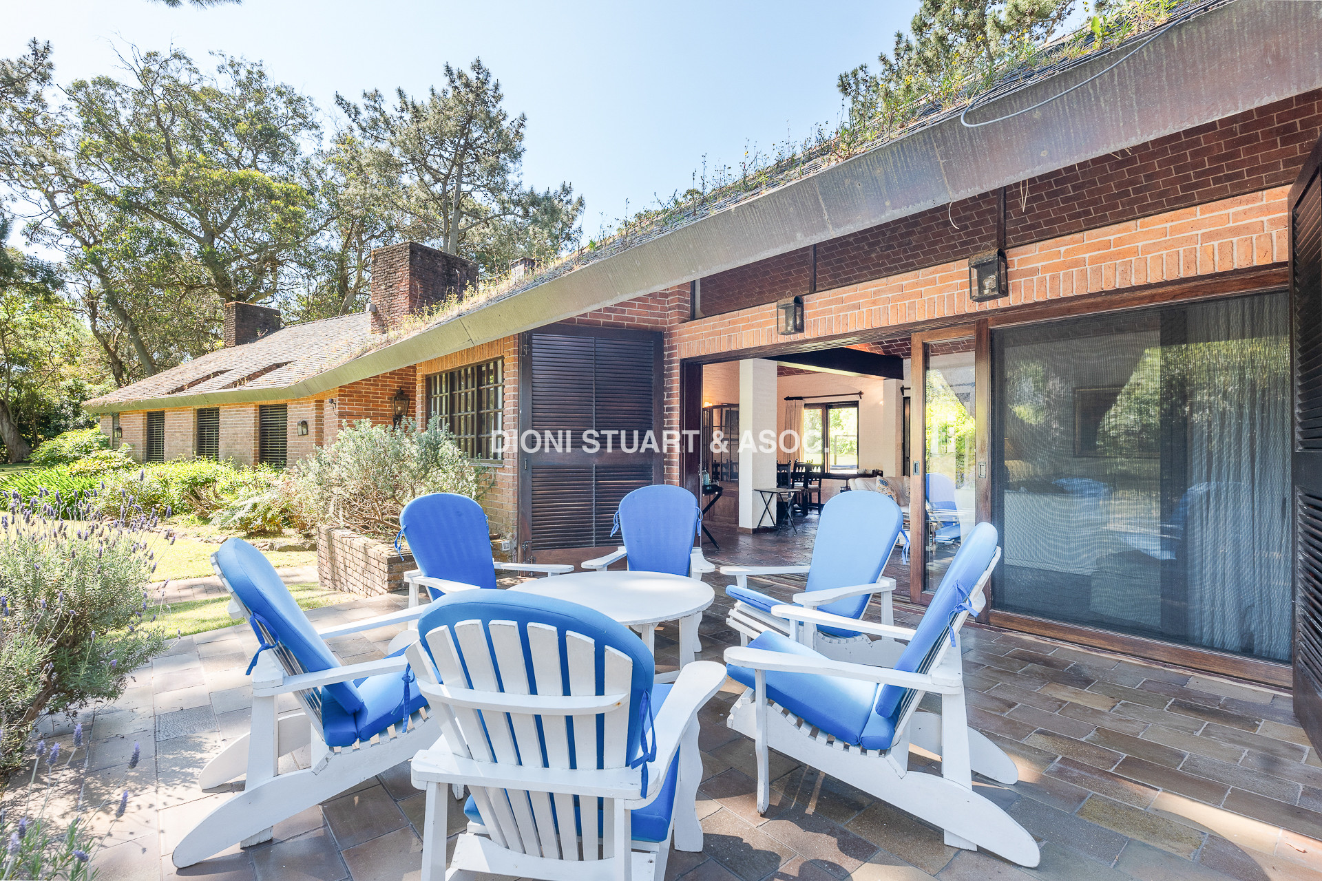 CASA EN EL GOLF DE 6 DORMITORIOS - EXCELENTE CONSTRUCCIÓN