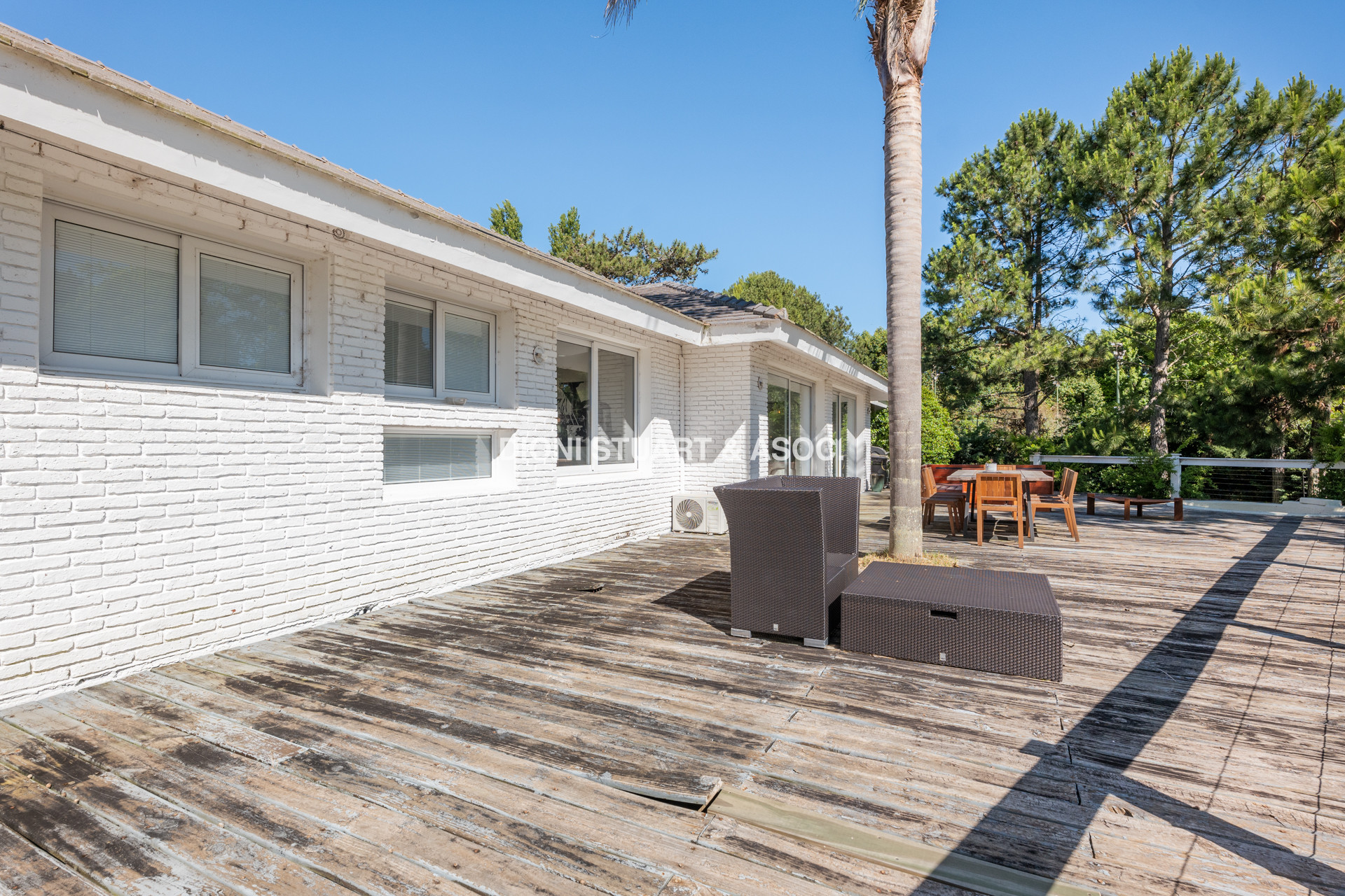 CASA EN VENTA EN EL GOLF DE 4 DORMITORIOS Y DEP. - VISTA DIRECTA AL GOLF