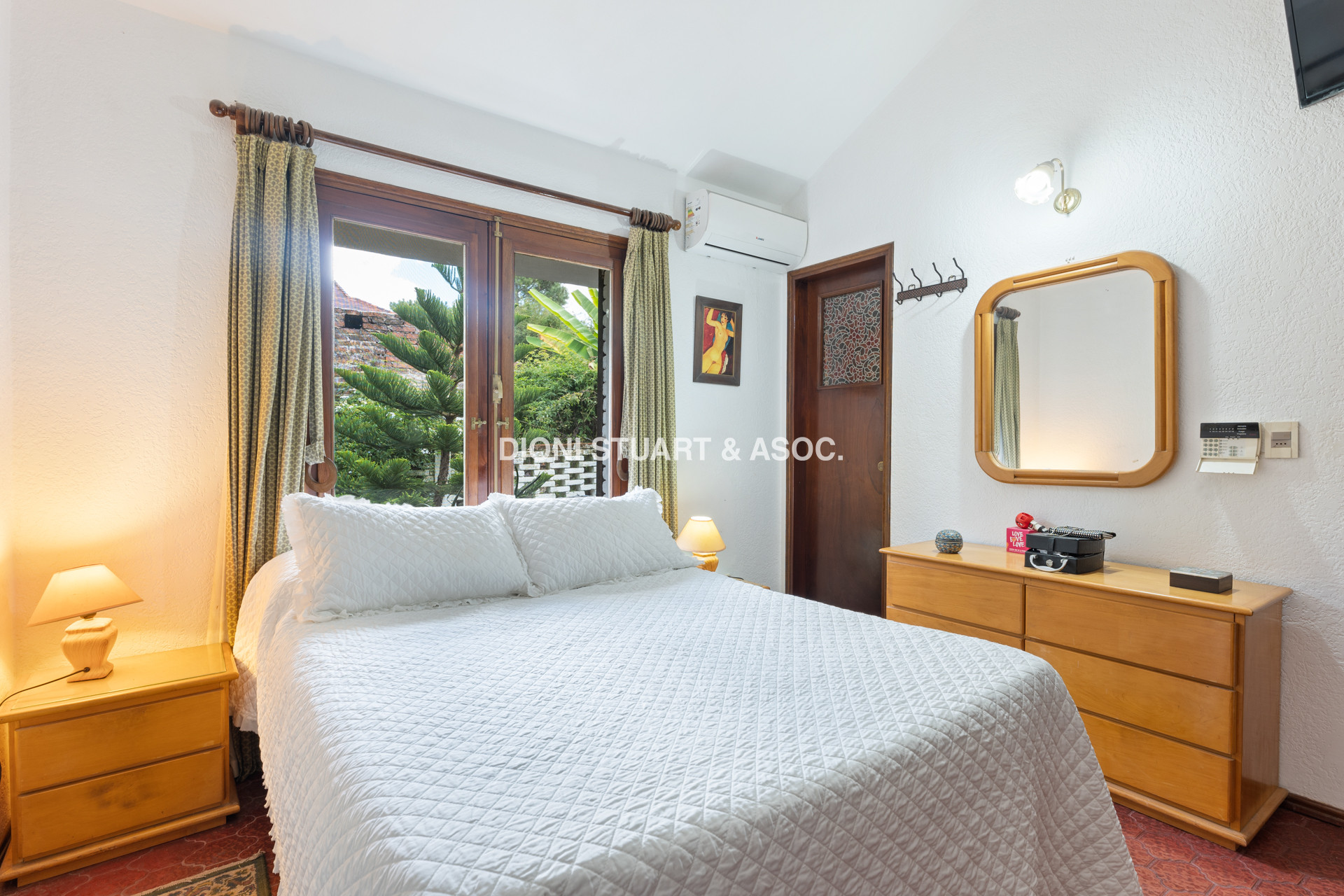OPORTUNIDAD - CASA EN ROOSEVELT - 5 DORMITORIOS Y 5 BAÑOS - PISCINA CLIMATIZADA