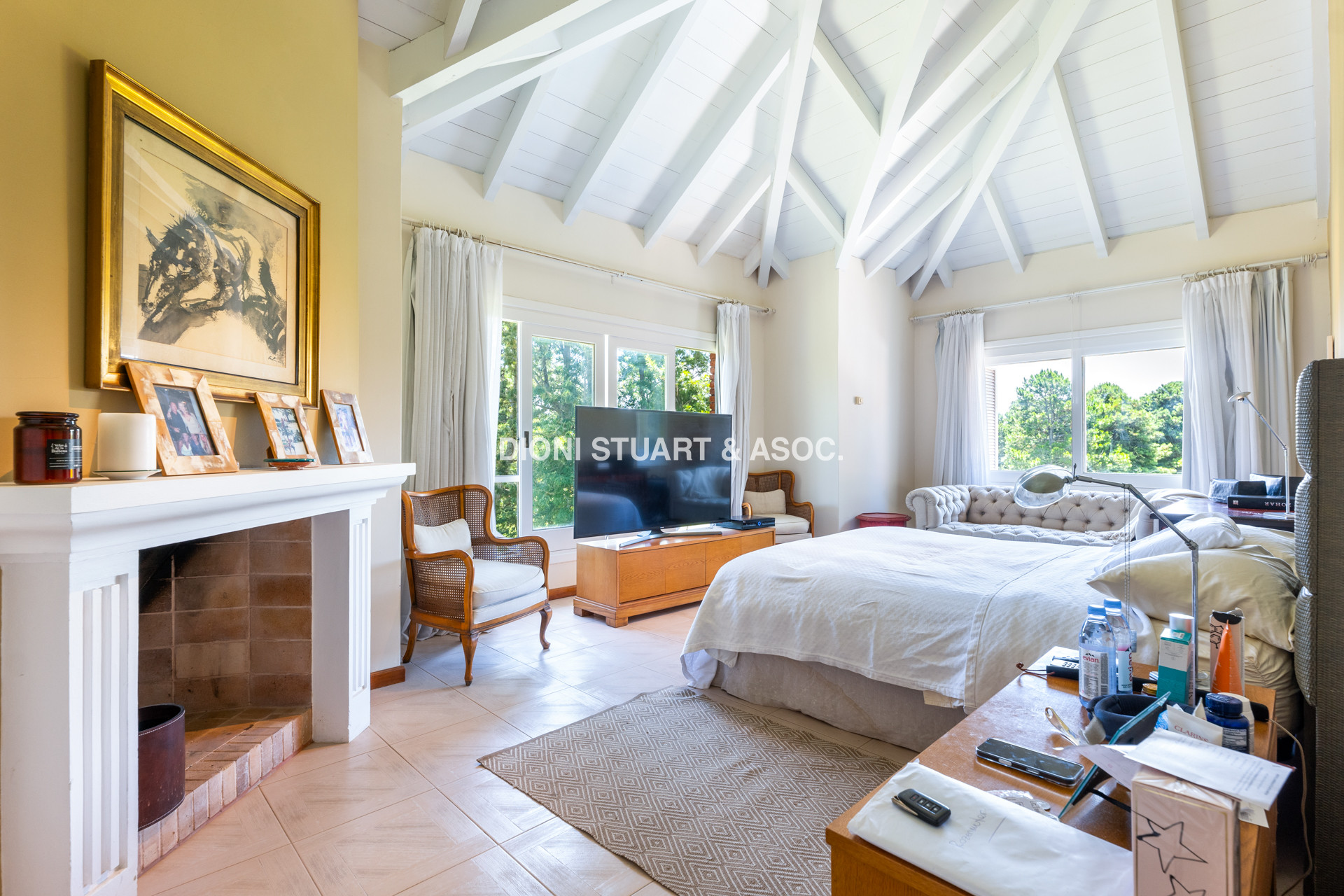 CASA EN VENTA EN  EL GOLF CON 4 DORMITORIOS EN SUITE + DEP. - BARBACOA Y SAUNA - INCREIBLE
