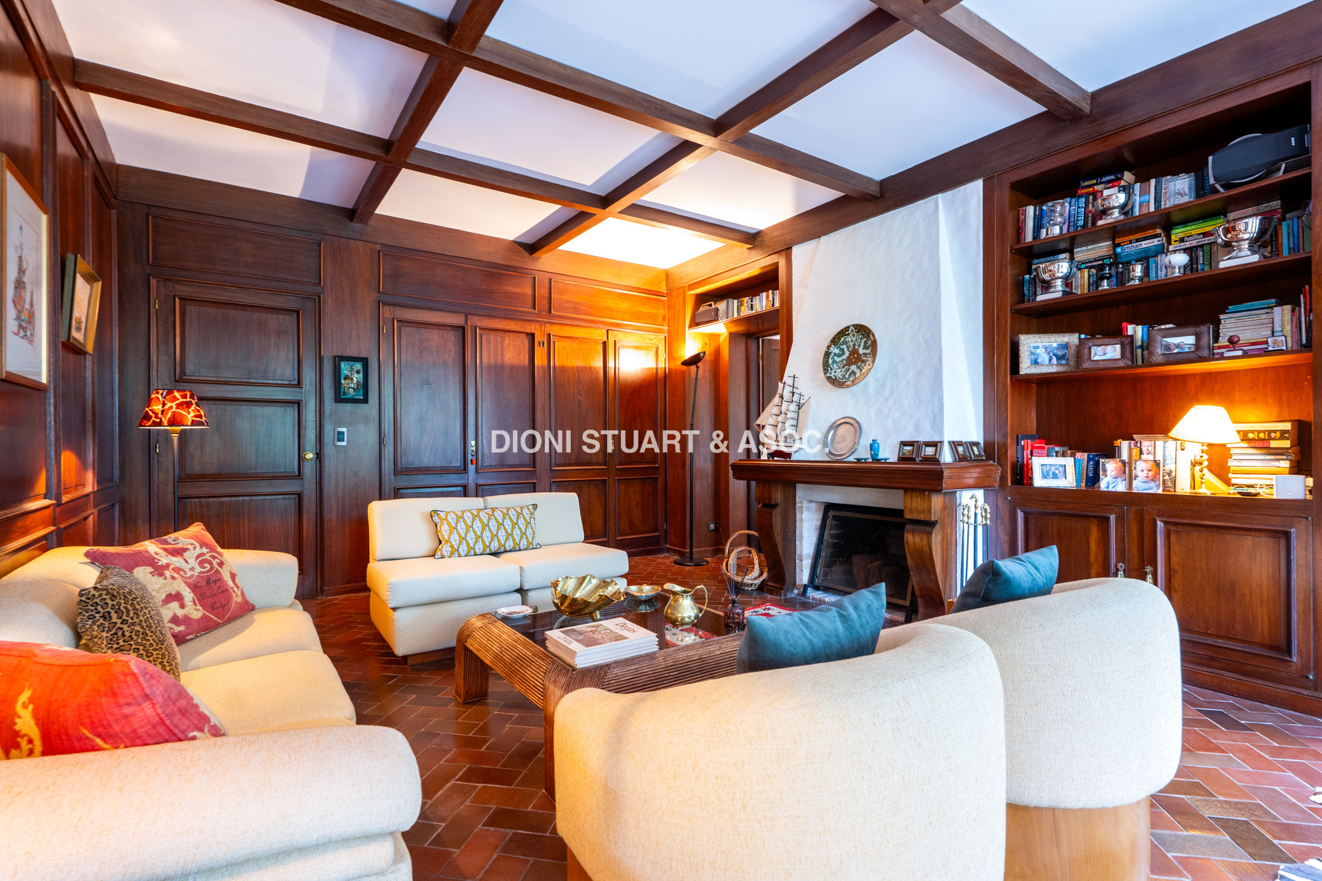 IMPONENTE CASA EN PLAYA BRAVA - ELEGANCIA Y CONFORT