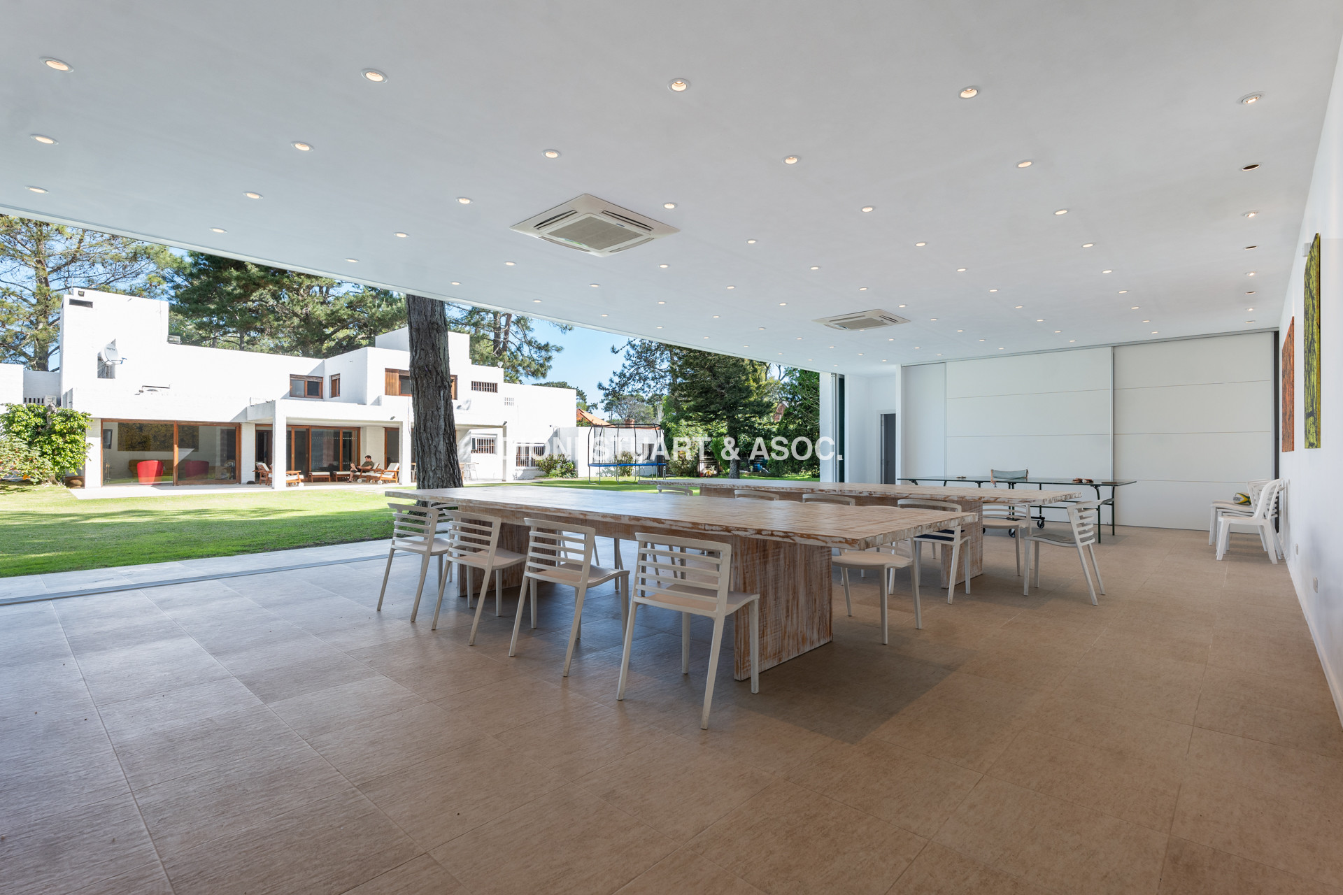 VENTA CASA EN EL GOLF - 5 DORMITORIOS + DEPENDENCIA - MEGA BARBACOA
