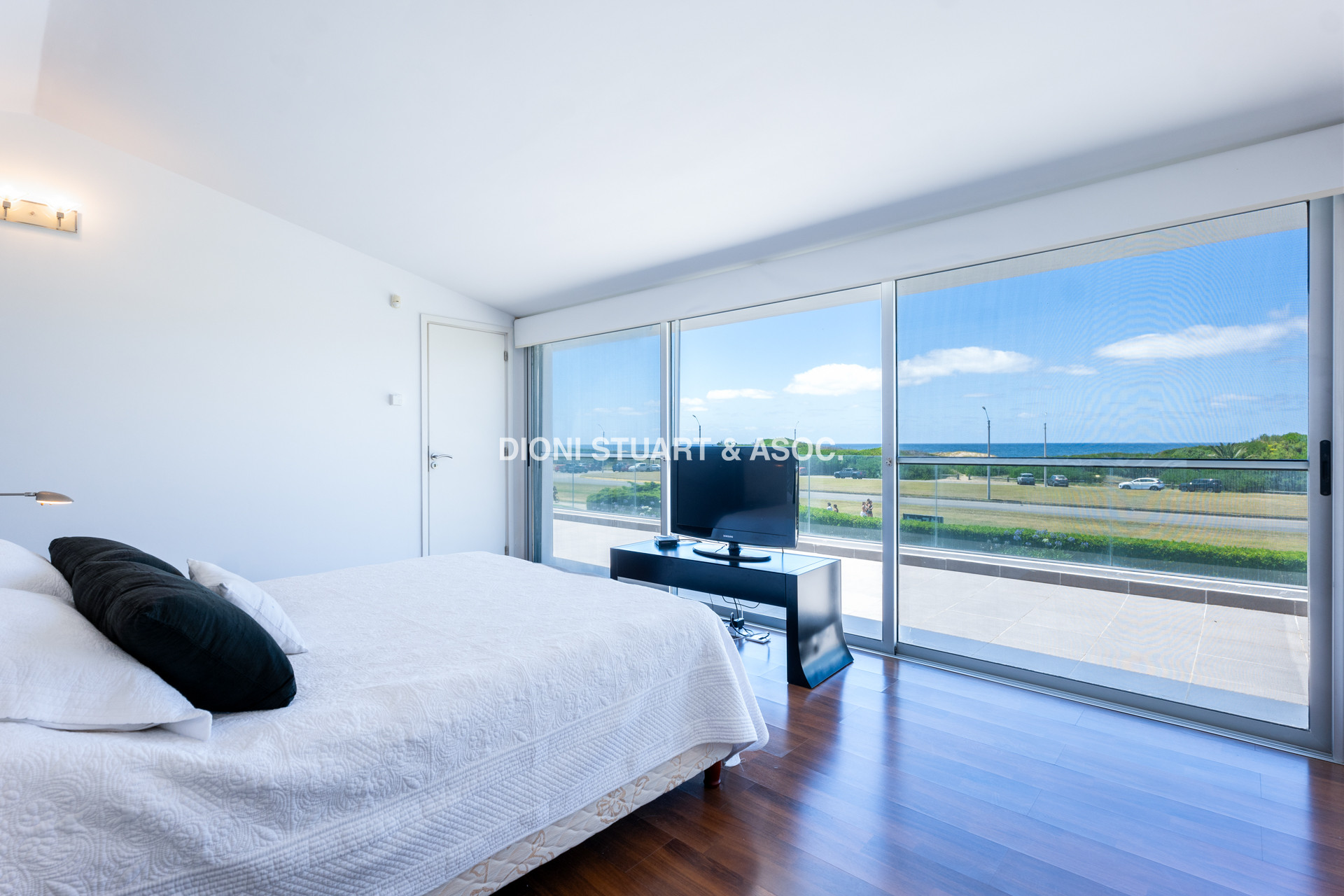 CASA EN VENTA PRIMERA LINEA PLAYA BRAVA