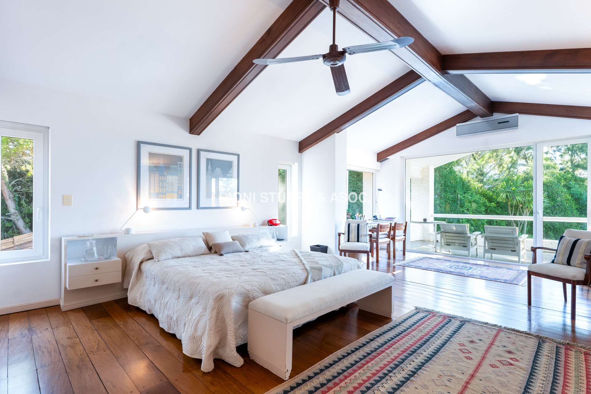 IMPONENTE CASA EN PLAYA BRAVA - ELEGANCIA Y CONFORT