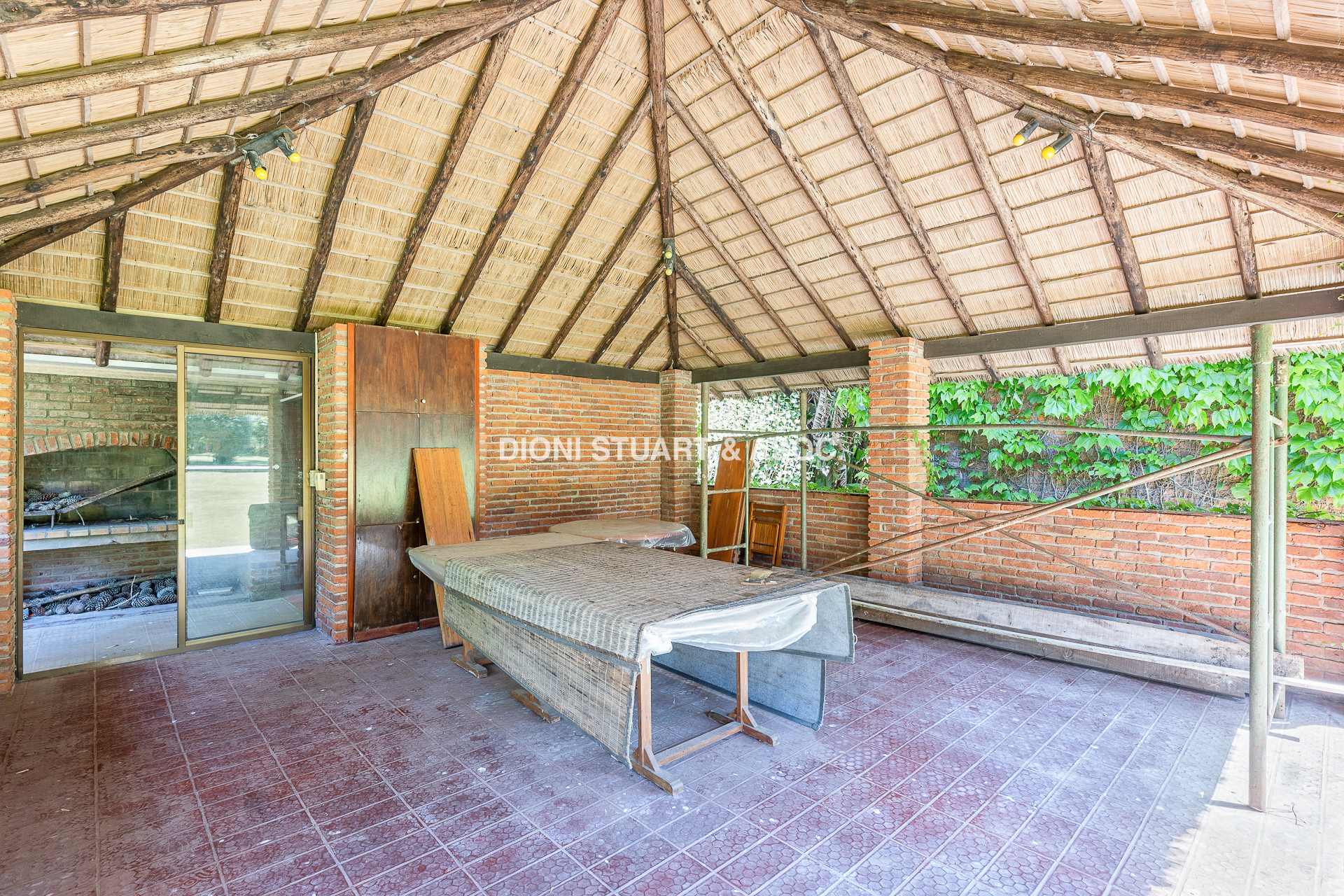 CASA EN EL GOLF DE 6 DORMITORIOS - EXCELENTE CONSTRUCCIÓN