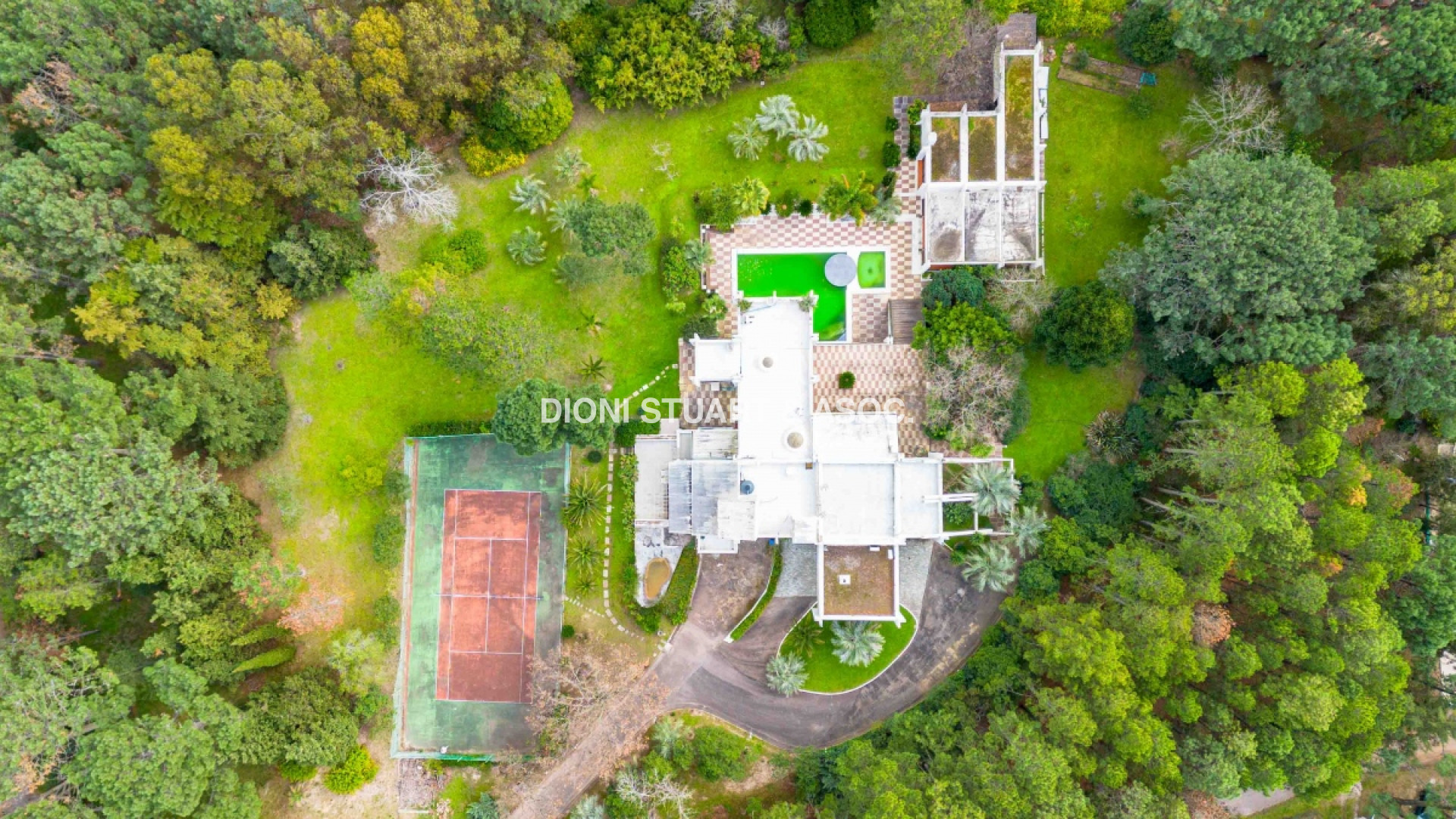 MANSION EN VENTA CLUB DEL LAGO - PUNTA BALLENA - PUNTA DEL ESTE