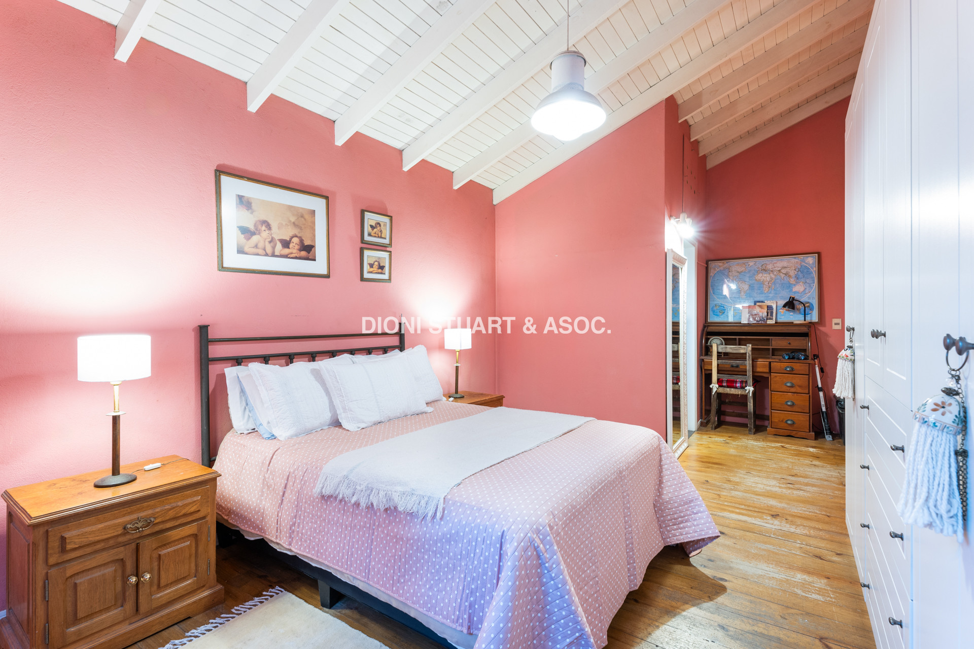 CASA EN VENTA - SAN RAFAEL - 2 DORMITORIOS - A 2 CUADRAS DEL MAR