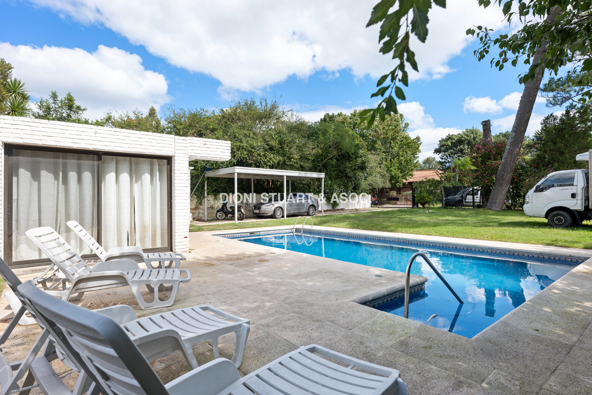 OPORTUNIDAD - CASA EN ROOSEVELT - 5 DORMITORIOS Y 5 BAÑOS - PISCINA CLIMATIZADA