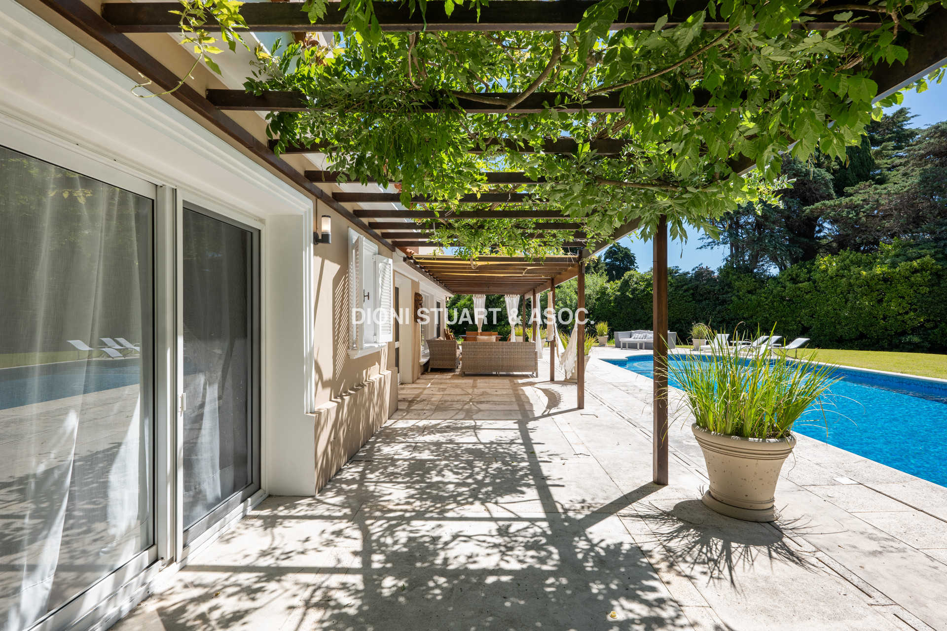 MEGA CASA EN EL GOLF - A METROS DEL MAR