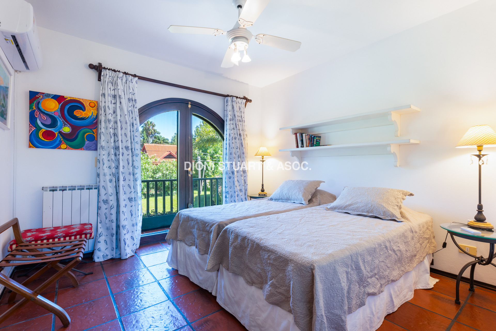 CASA EN ALQUILER ANUAL DE 3 DORMITORIOS EN SUTIE + DEP. CON PISCINA SAN RAFAEL - EL GOLF -