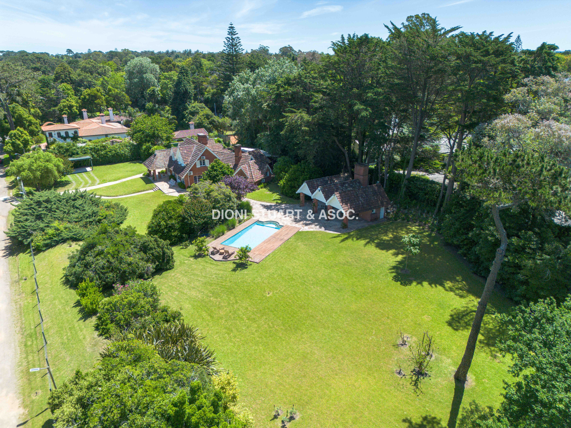 CASA EN VENTA EN EL GOLF - ARQ. ARTURO DUBOURG