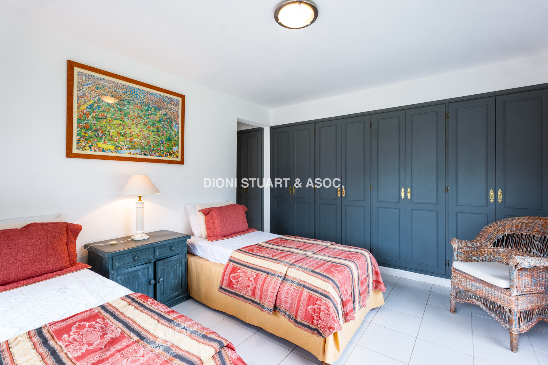 CASA EN VENTA EN EL GOLF CON 8 DORMITORIOS EN SUTIE