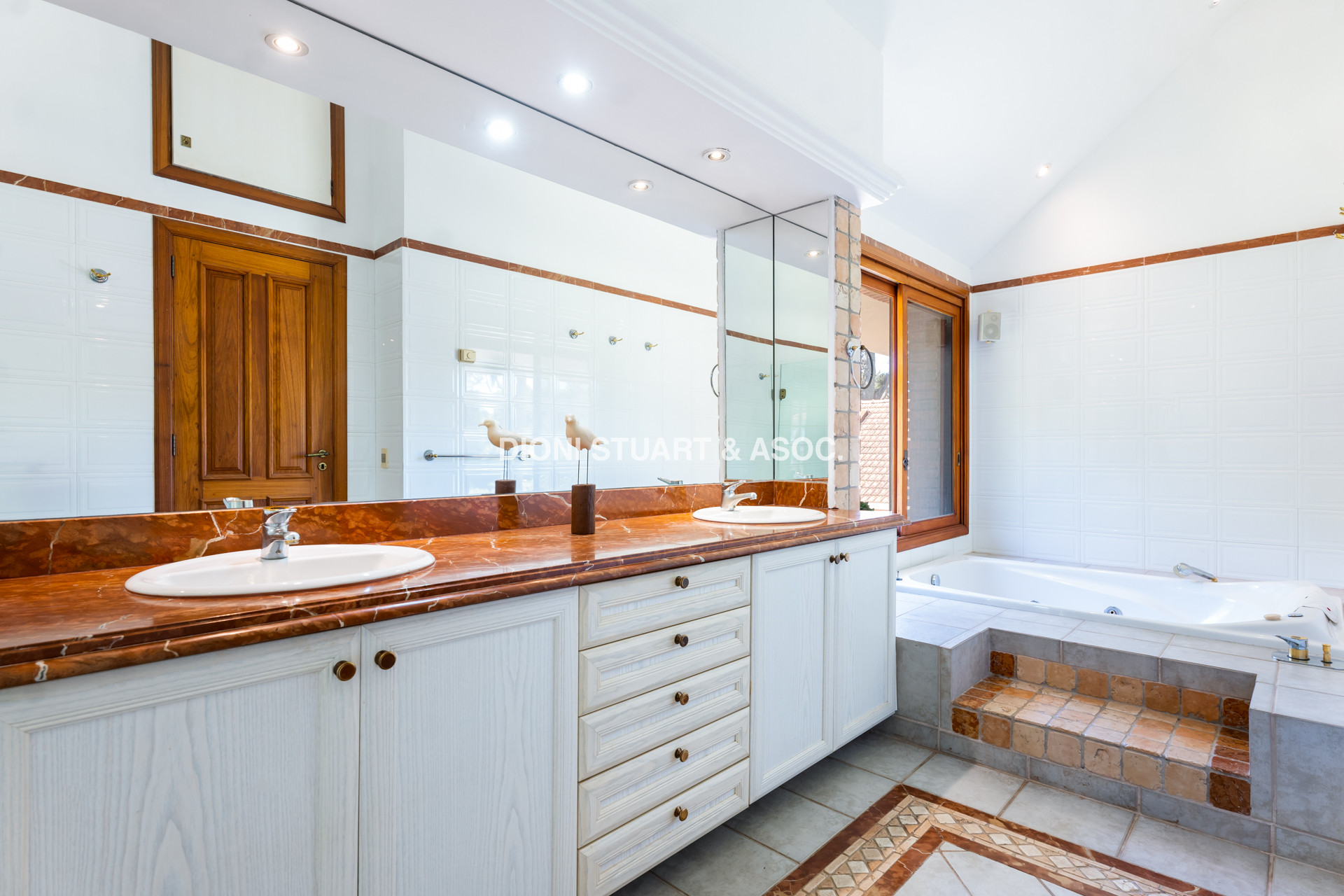 CASA EN VENTA EN EL GOLF - INCREIBLE