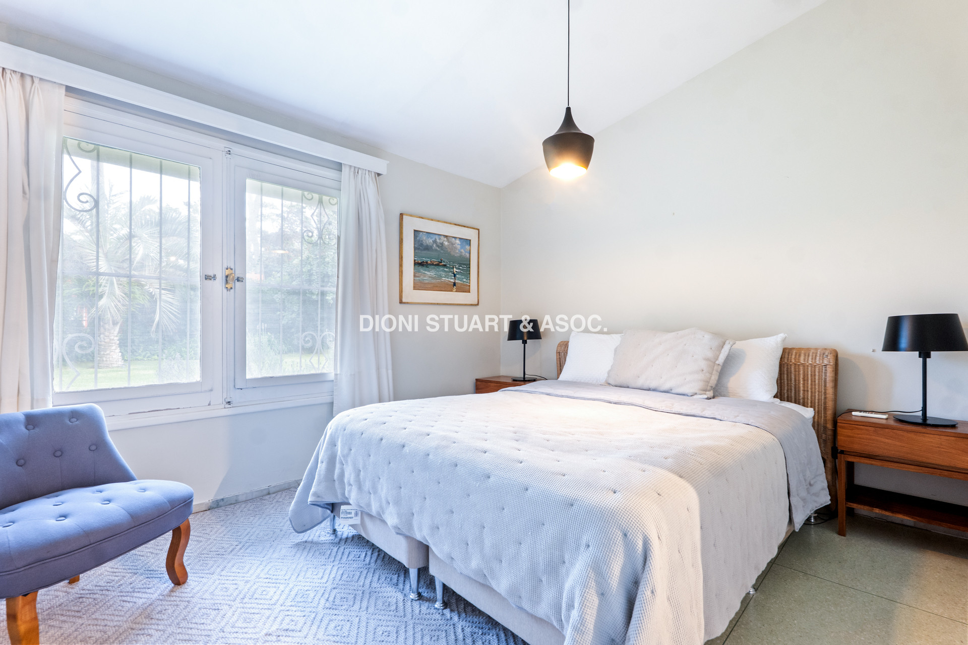 VENTA CASA EN SAN RAFAEL - CERCA DEL MAR - 3 DORM + DEP. SERV - PISCINA