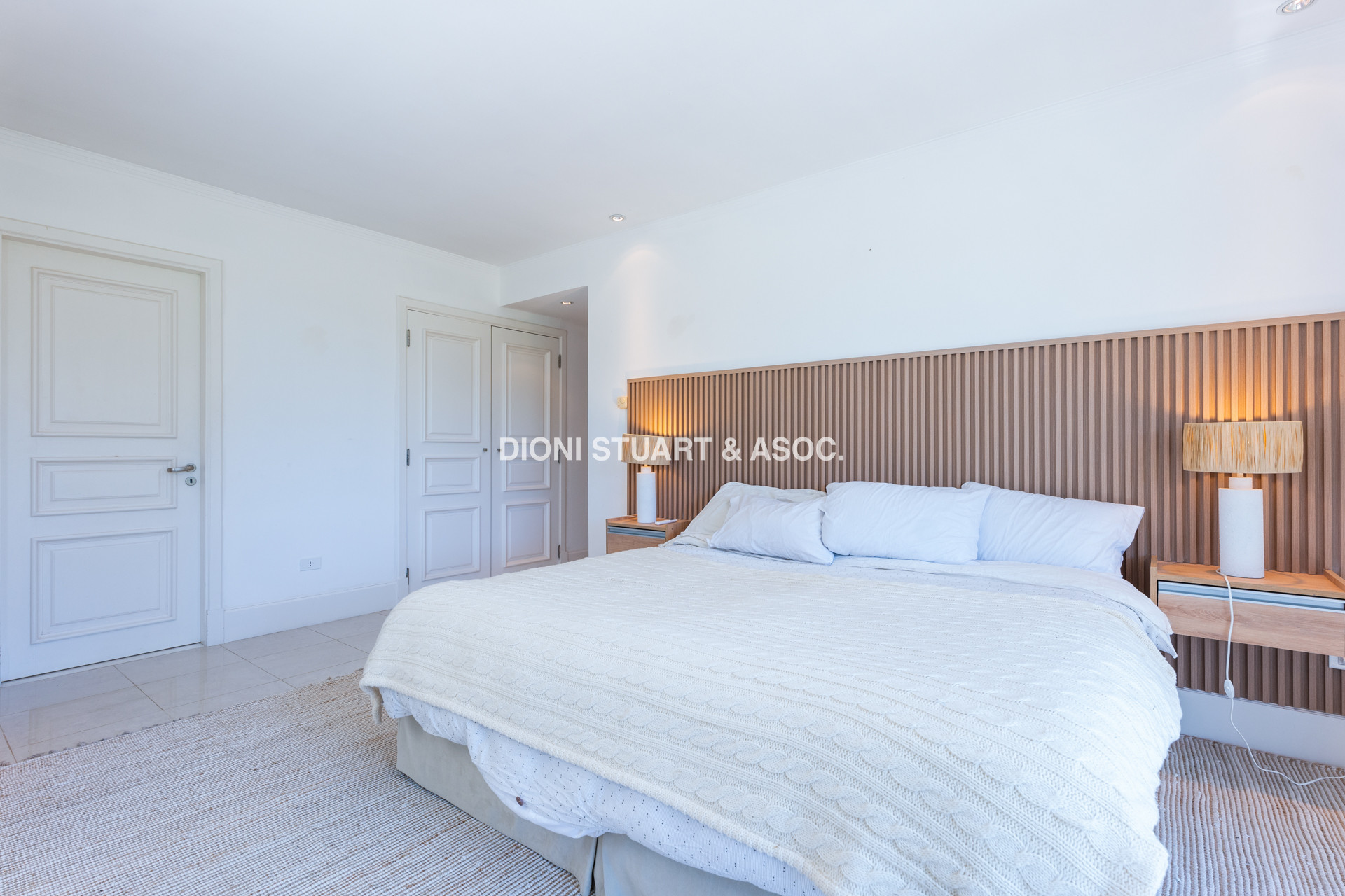 CASA EN VENTA EN EL GOLF DE 4 DORMITORIOS Y DEP. - VISTA DIRECTA AL GOLF