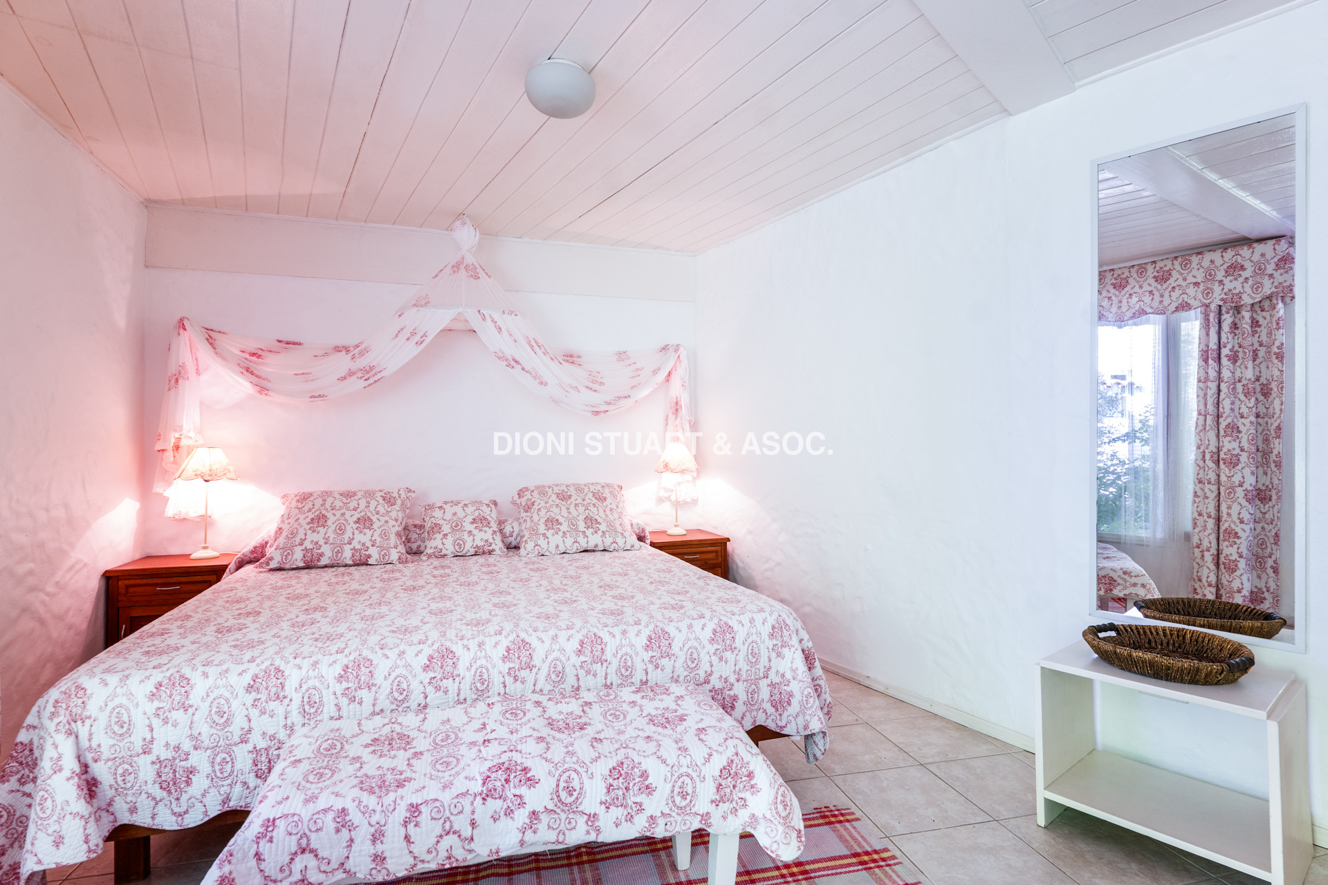 IMPONENTE CASA EN PLAYA BRAVA - ELEGANCIA Y CONFORT
