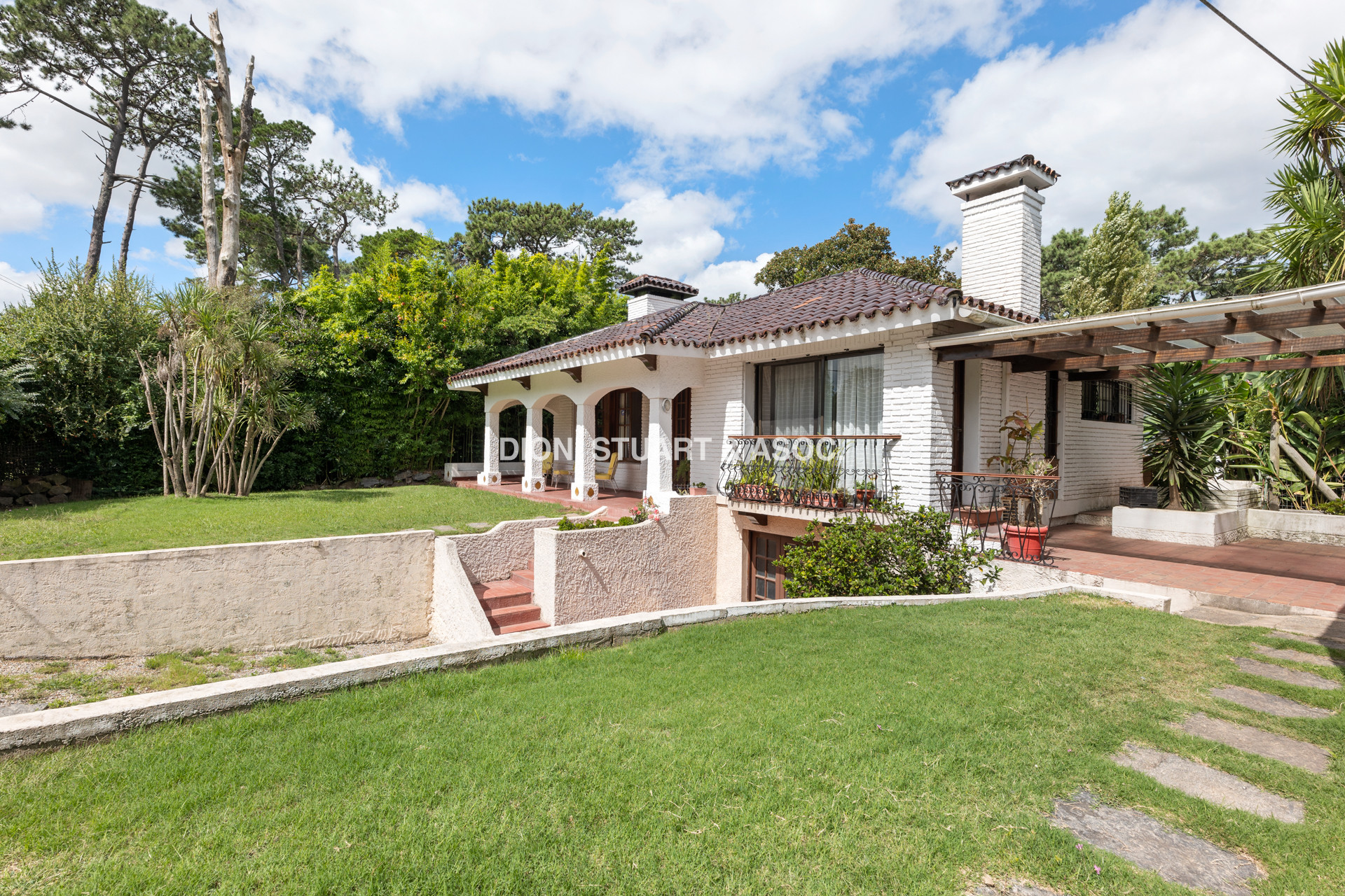 OPORTUNIDAD - CASA EN ROOSEVELT - 5 DORMITORIOS Y 5 BAÑOS - PISCINA CLIMATIZADA