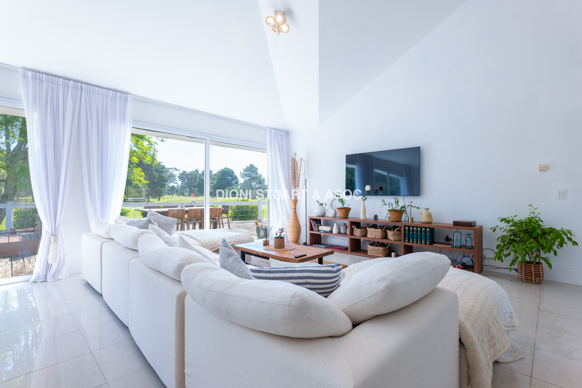 CASA EN VENTA EN EL GOLF DE 4 DORMITORIOS Y DEP. - VISTA DIRECTA AL GOLF