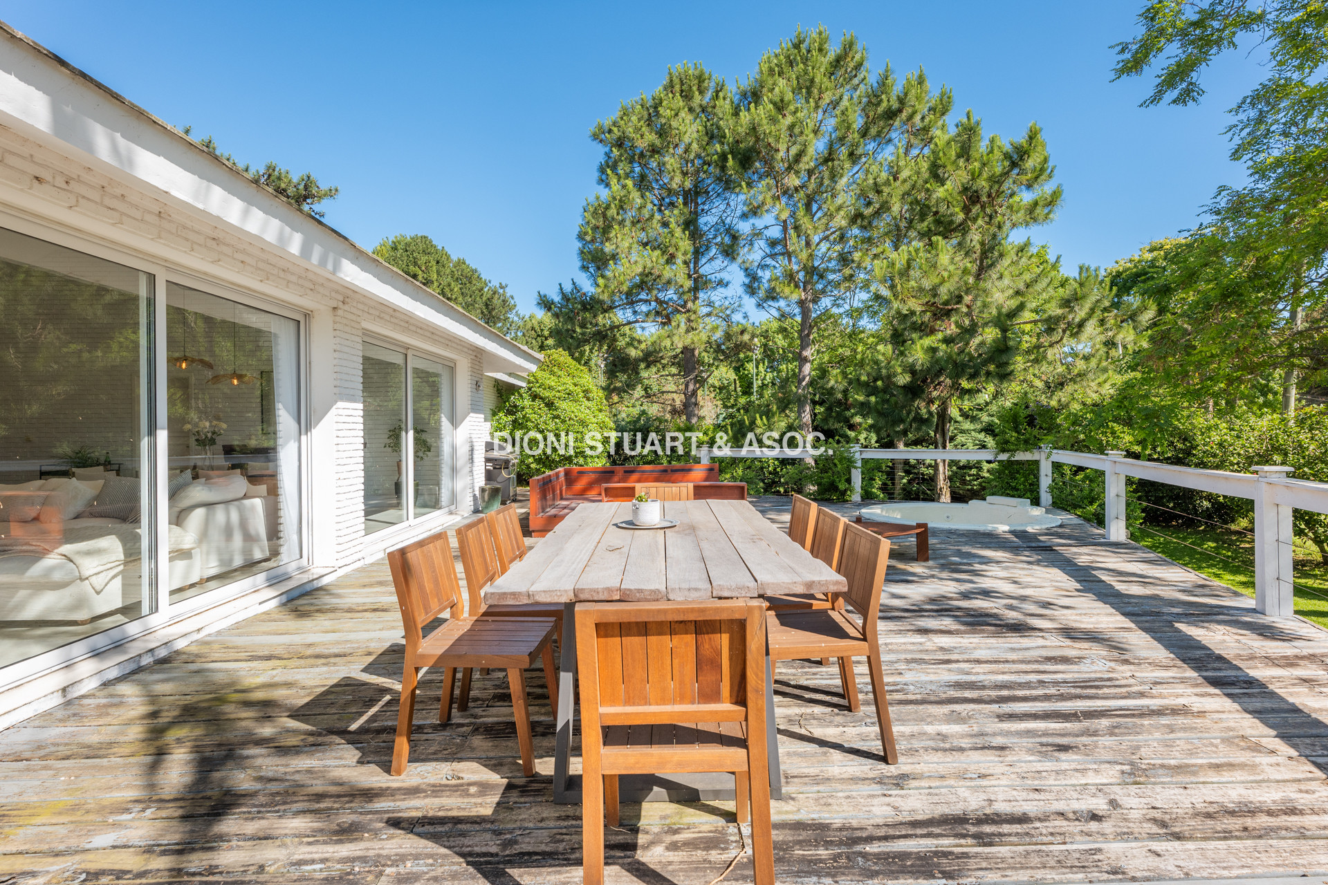 CASA EN VENTA EN EL GOLF DE 4 DORMITORIOS Y DEP. - VISTA DIRECTA AL GOLF