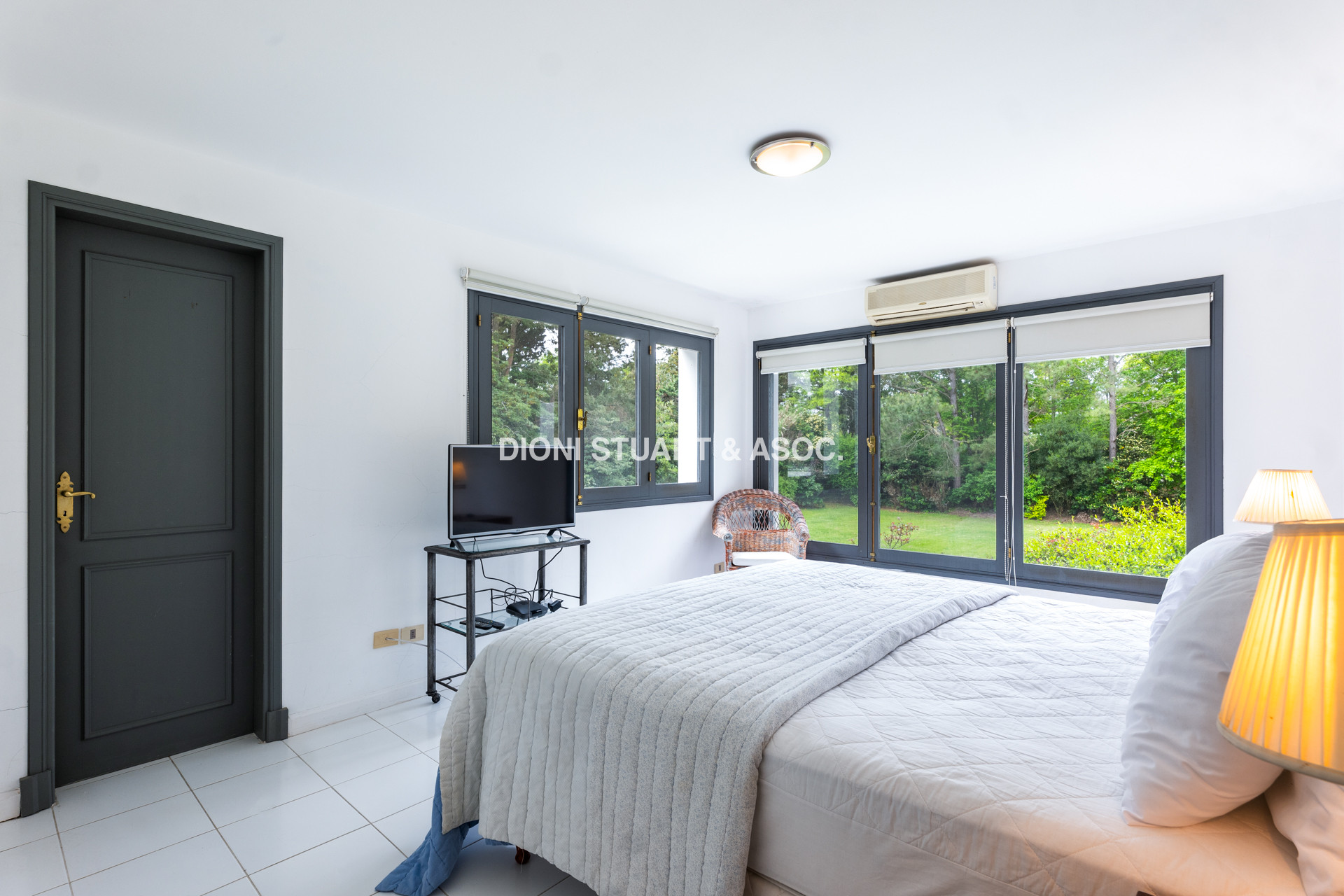CASA EN VENTA EN EL GOLF CON 8 DORMITORIOS EN SUTIE