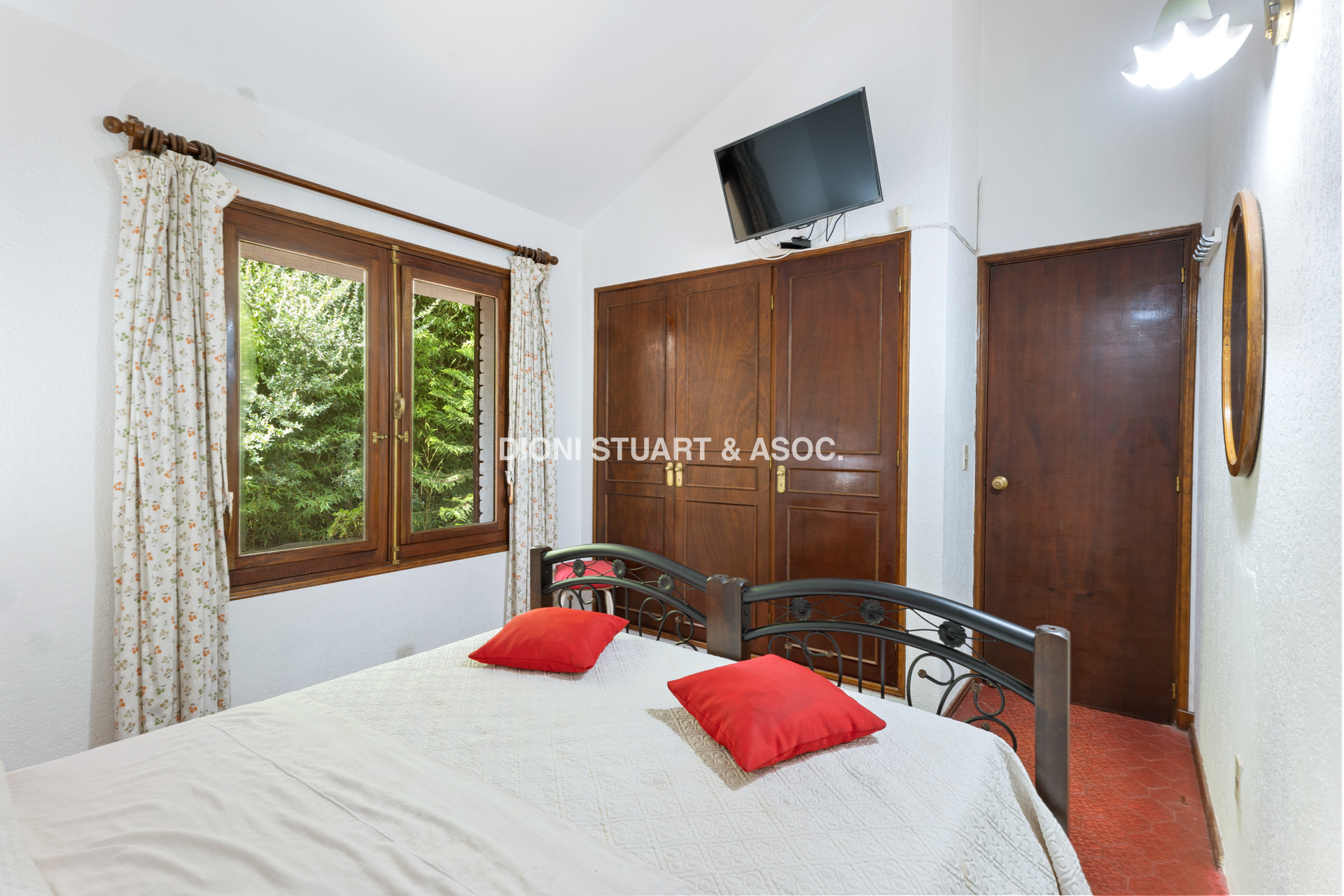 OPORTUNIDAD - CASA EN ROOSEVELT - 5 DORMITORIOS Y 5 BAÑOS - PISCINA CLIMATIZADA