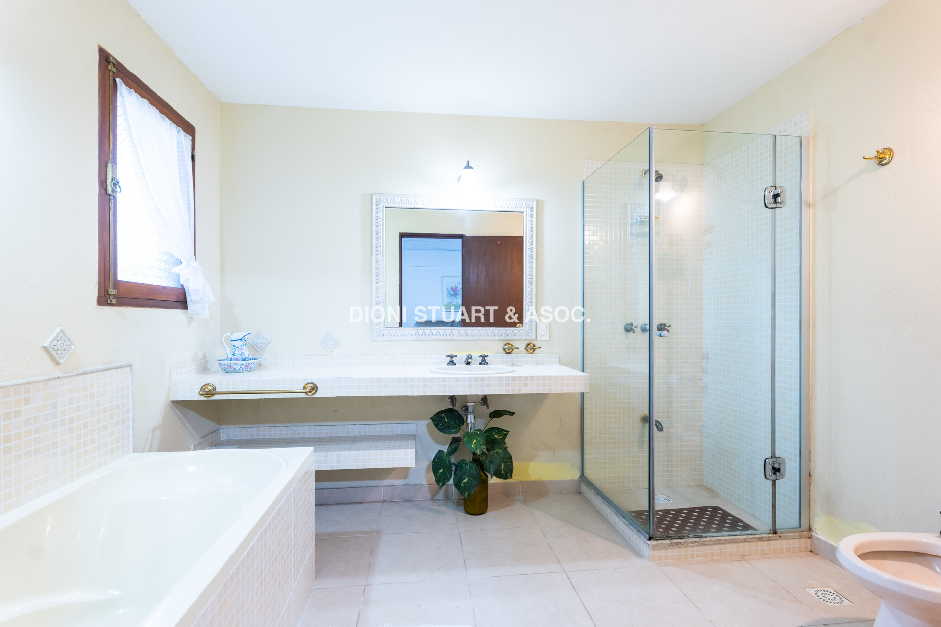 CASA EN VENTA EN CANTEGRIL CON 3 DORMITORIOS Y DEPENDENCIA + PISCINA