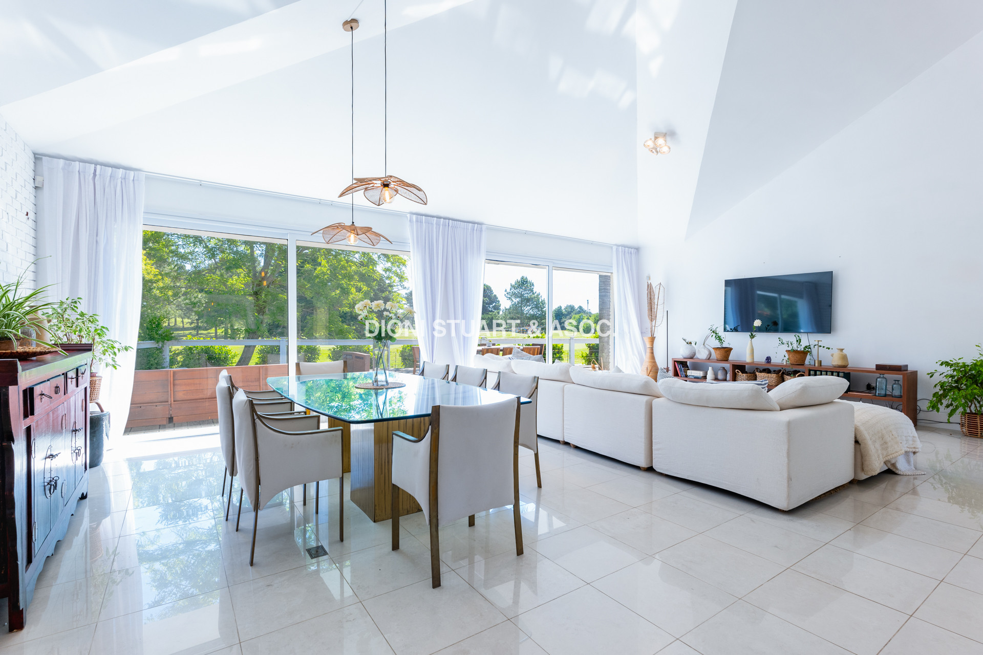 CASA EN VENTA EN EL GOLF DE 4 DORMITORIOS Y DEP. - VISTA DIRECTA AL GOLF