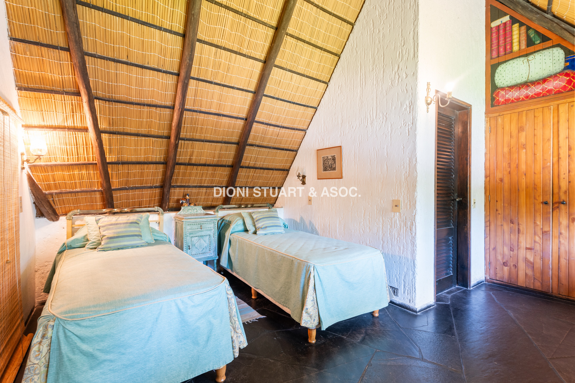 CASA EN SAN RAFAEL - 4 DORMITORIOS - PISCINA CLIMATIZADA