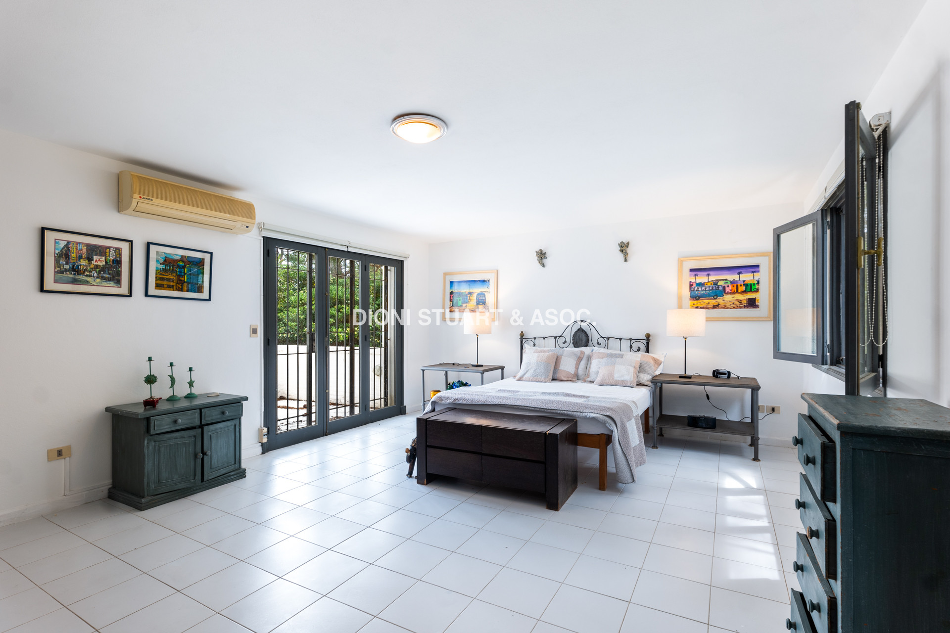 CASA EN VENTA EN EL GOLF CON 8 DORMITORIOS EN SUTIE