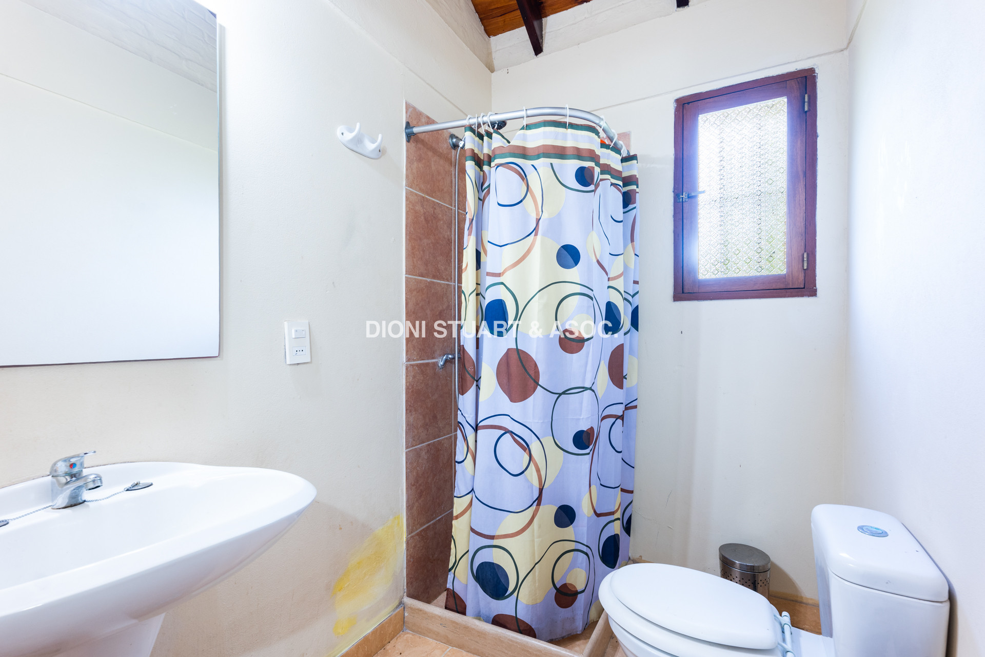CASA EN VENTA EN CANTEGRIL CON 3 DORMITORIOS Y DEPENDENCIA + PISCINA