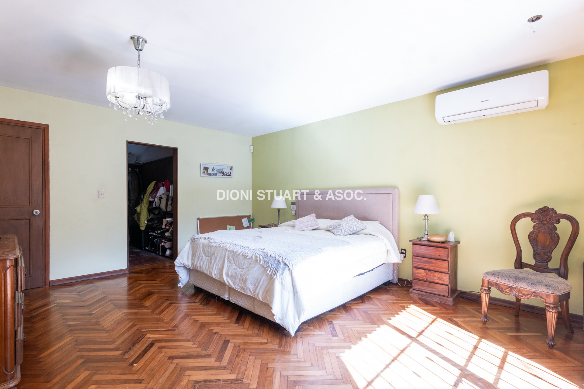 VENTA CASA 4 DORMITORIOS CON BARBACOA CANTEGRIL - PUNTA DEL ESTE