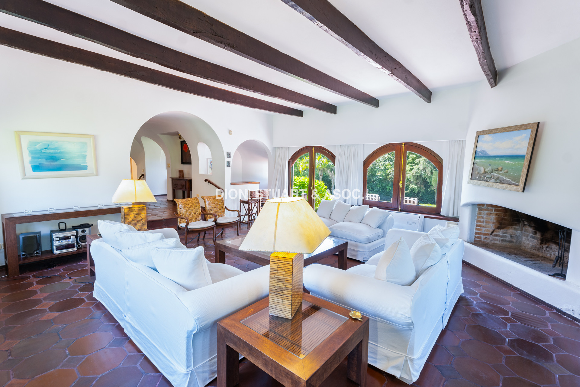 CASA EN ALQUILER ANUAL DE 3 DORMITORIOS EN SUTIE + DEP. CON PISCINA SAN RAFAEL - EL GOLF -