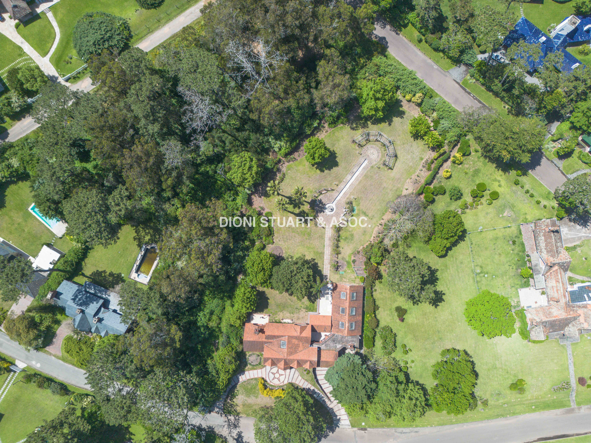 CASA EN VENTA EN EL GOLF - INCREIBLE