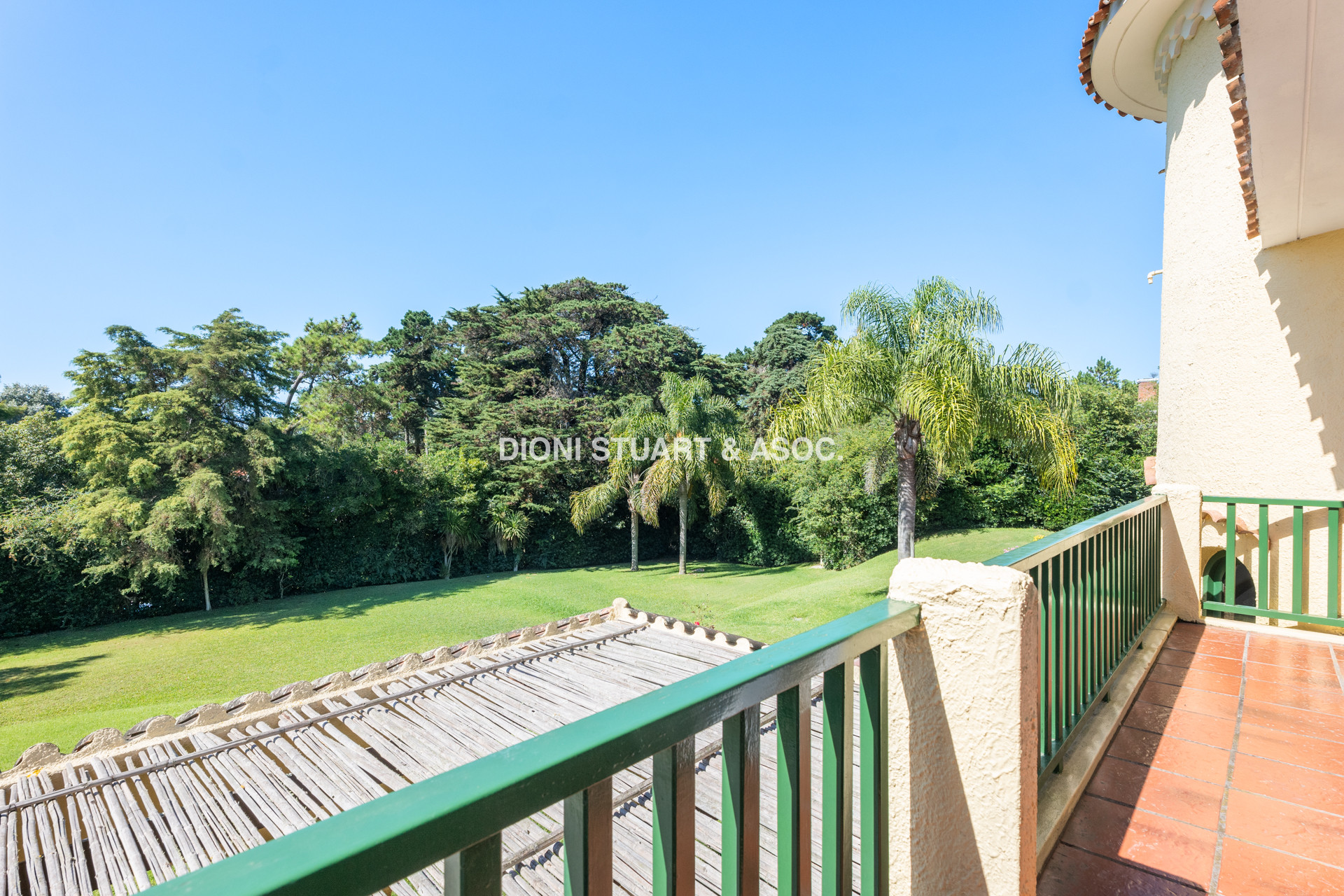 CASA EN ALQUILER ANUAL DE 3 DORMITORIOS EN SUTIE + DEP. CON PISCINA SAN RAFAEL - EL GOLF -
