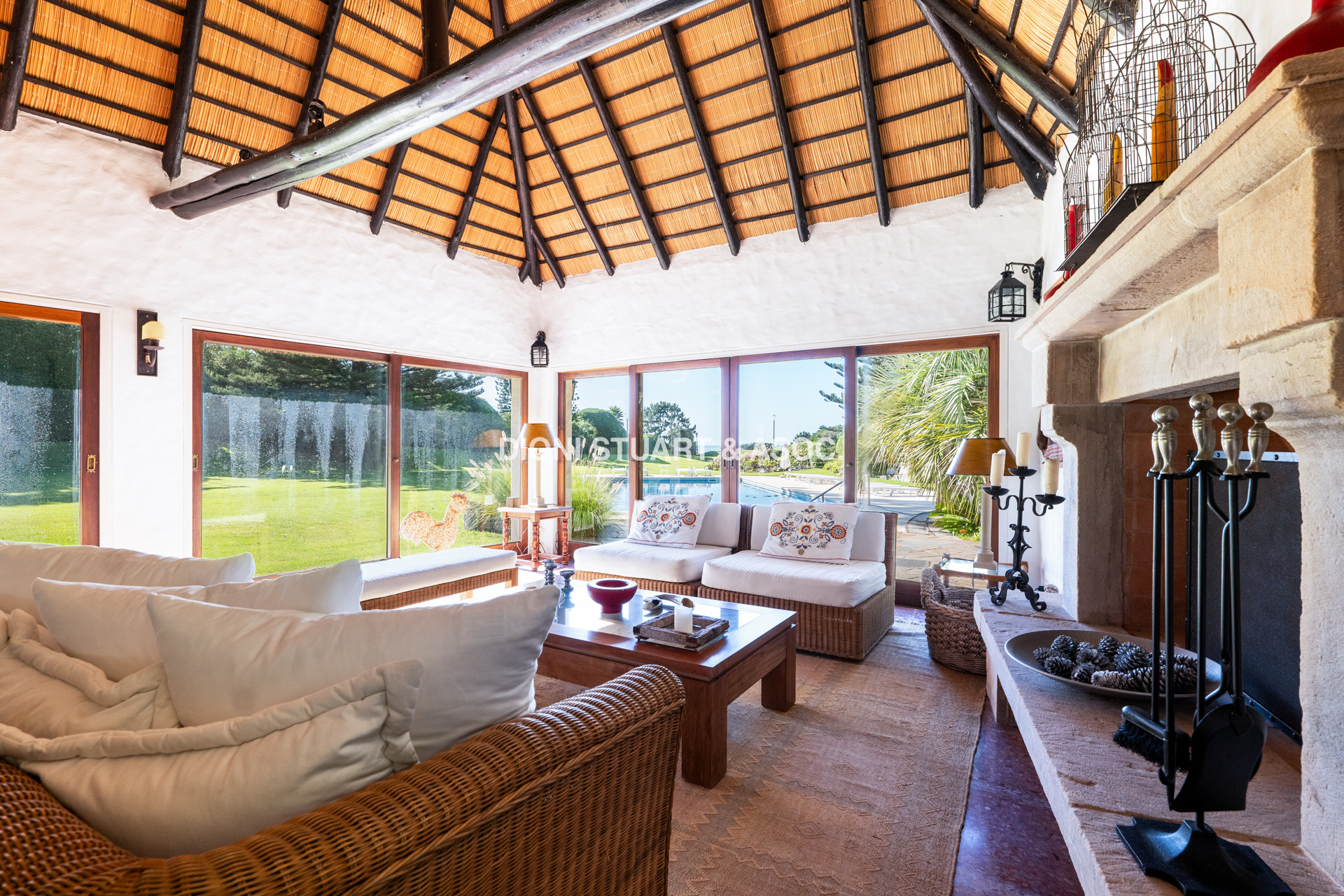IMPONENTE CASA EN PLAYA BRAVA - ELEGANCIA Y CONFORT