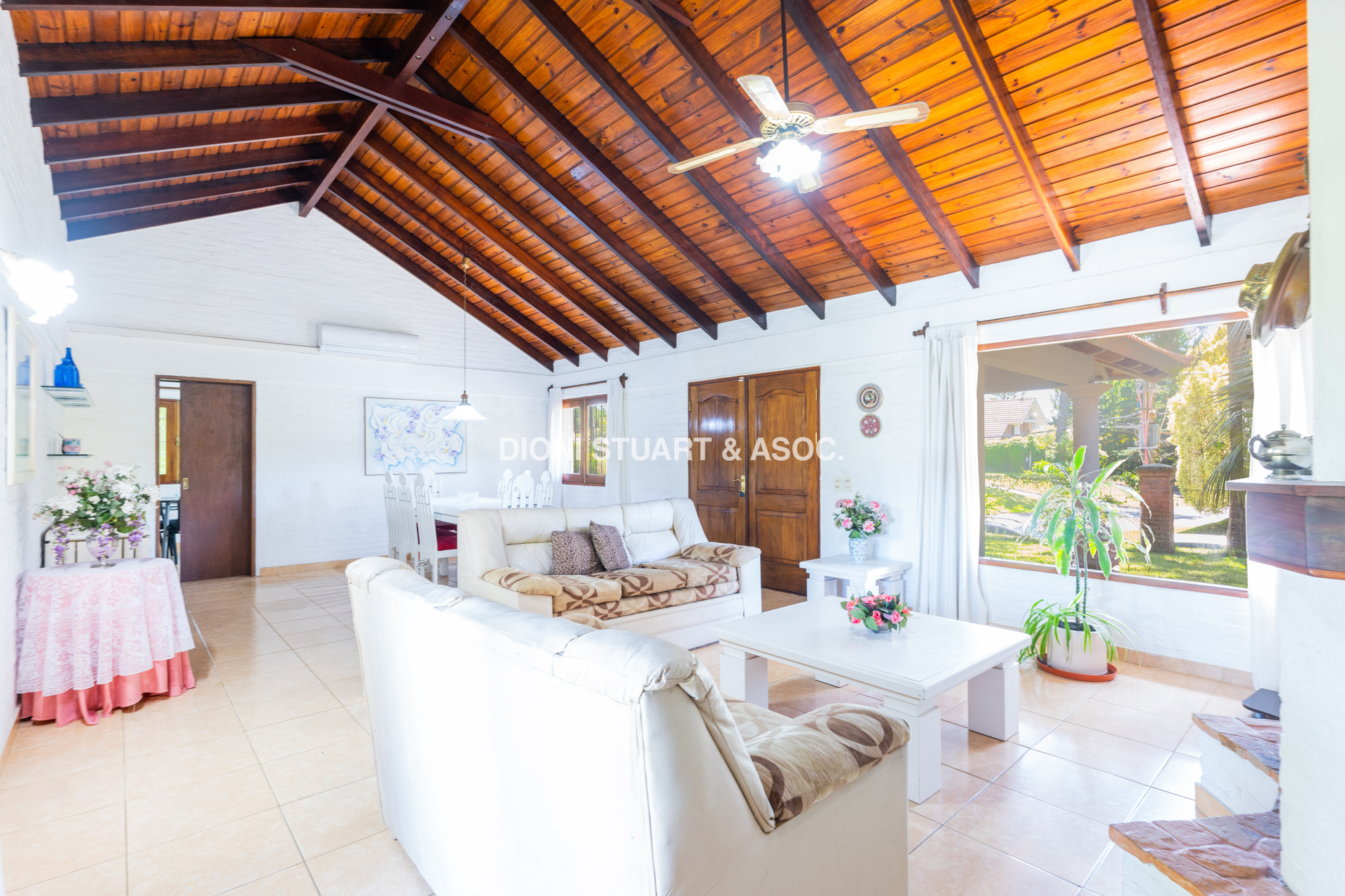 CASA EN VENTA EN CANTEGRIL CON 3 DORMITORIOS Y DEPENDENCIA + PISCINA
