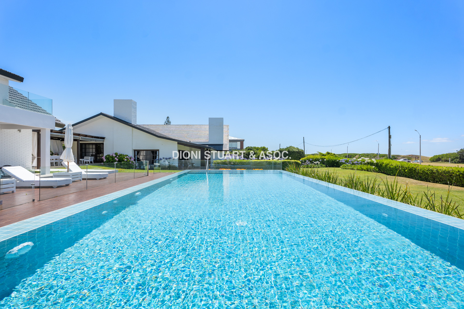 CASA EN VENTA PRIMERA LINEA PLAYA BRAVA