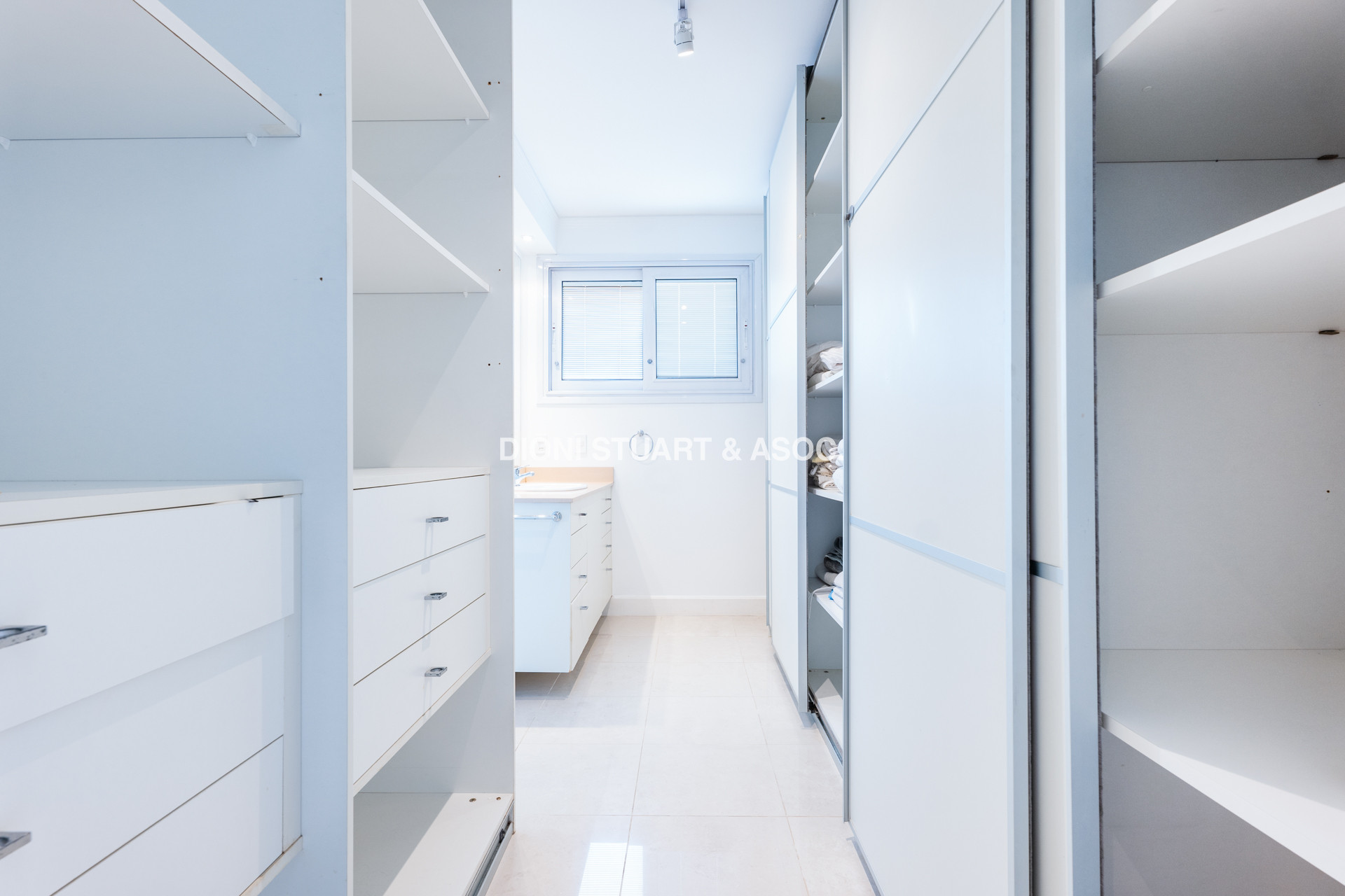 CASA EN VENTA EN EL GOLF DE 4 DORMITORIOS Y DEP. - VISTA DIRECTA AL GOLF