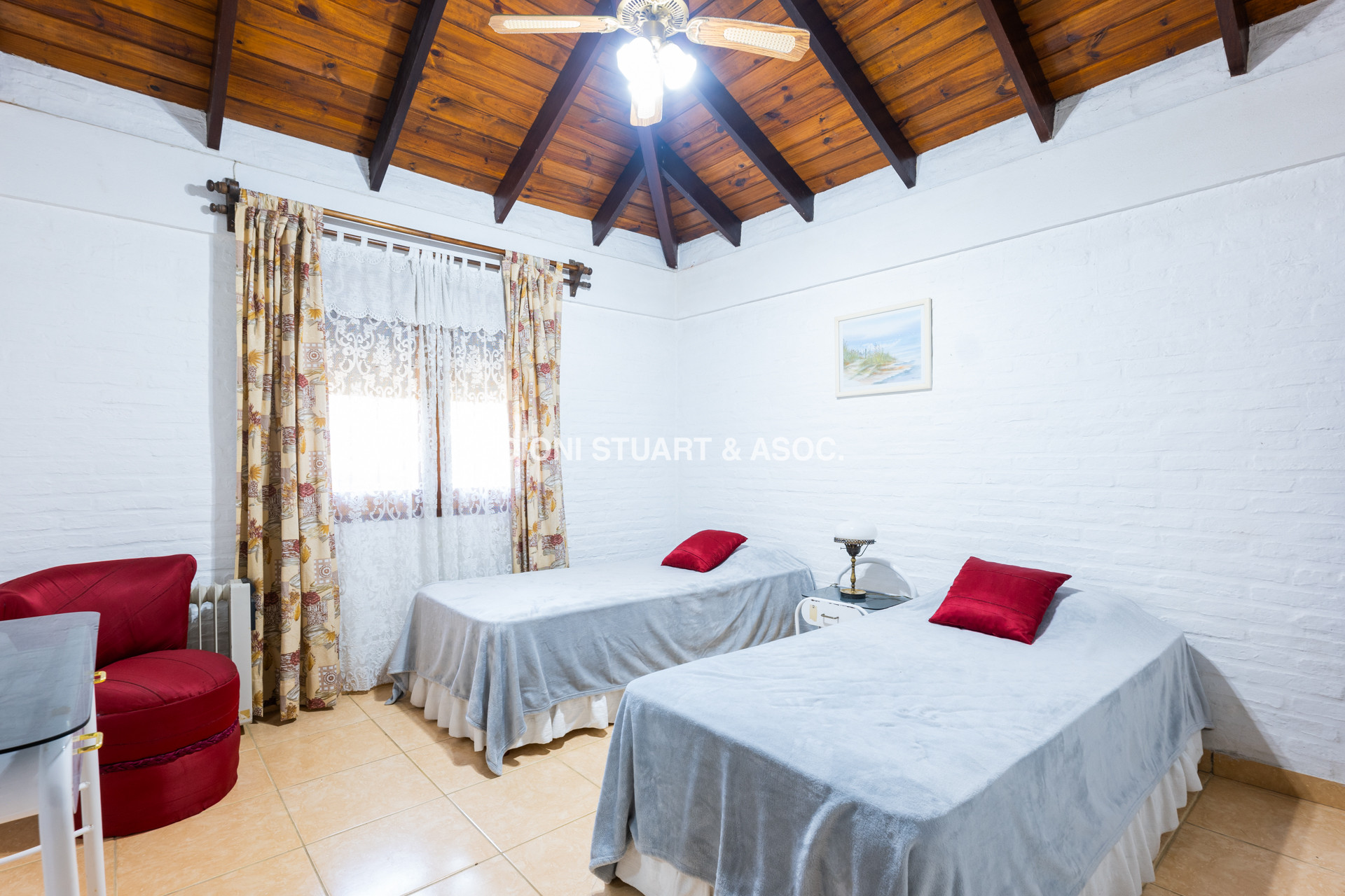 CASA EN VENTA EN CANTEGRIL CON 3 DORMITORIOS Y DEPENDENCIA + PISCINA