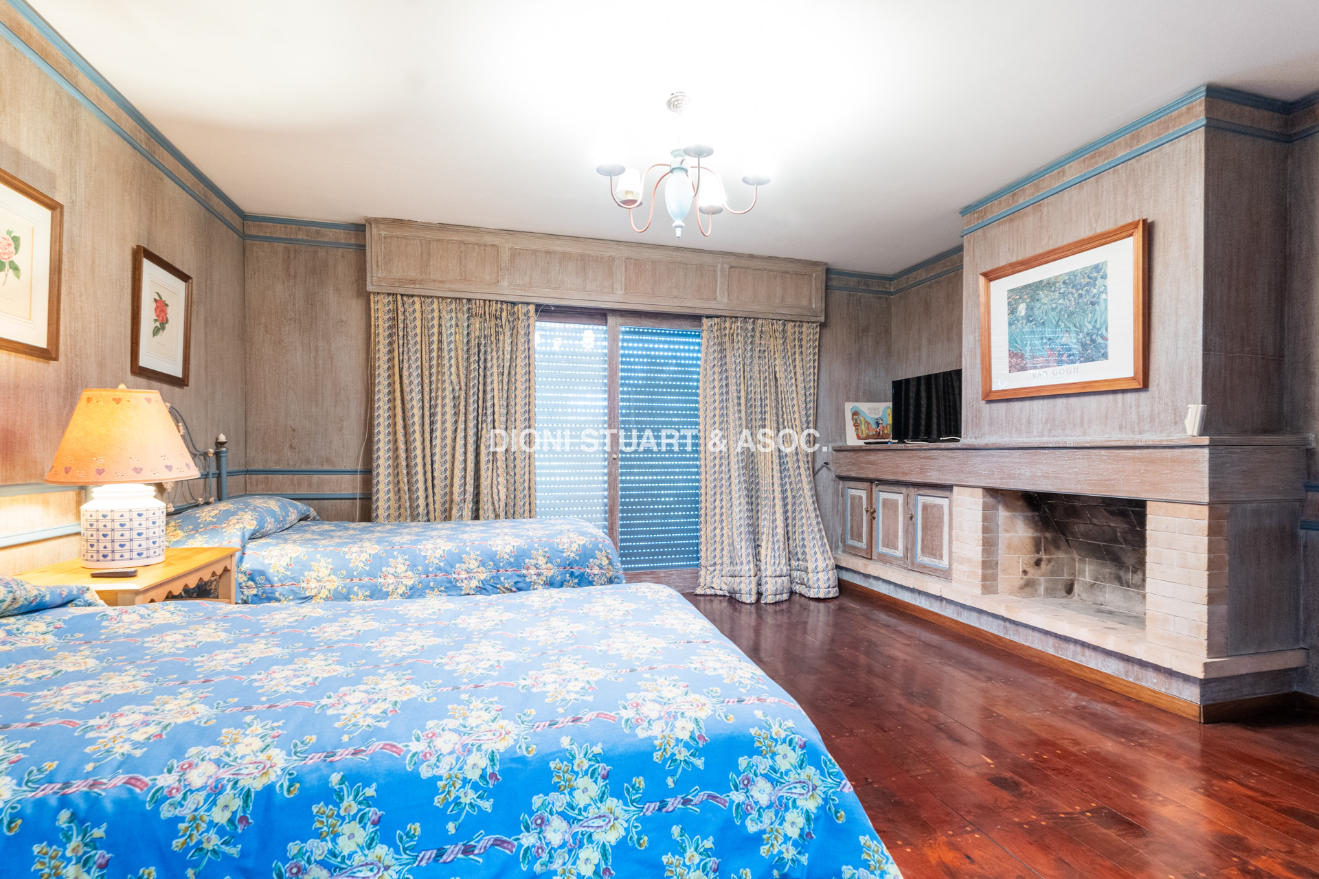 CASA EN VENTA EN PINARES - SUPER TERRENO Y MEGA CONSTRUCCIÓN