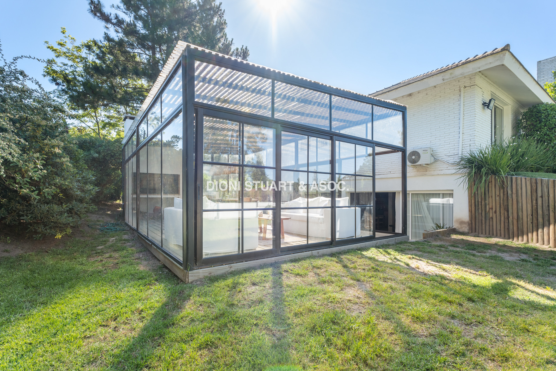 CASA EN VENTA EN EL GOLF DE 4 DORMITORIOS Y DEP. - VISTA DIRECTA AL GOLF
