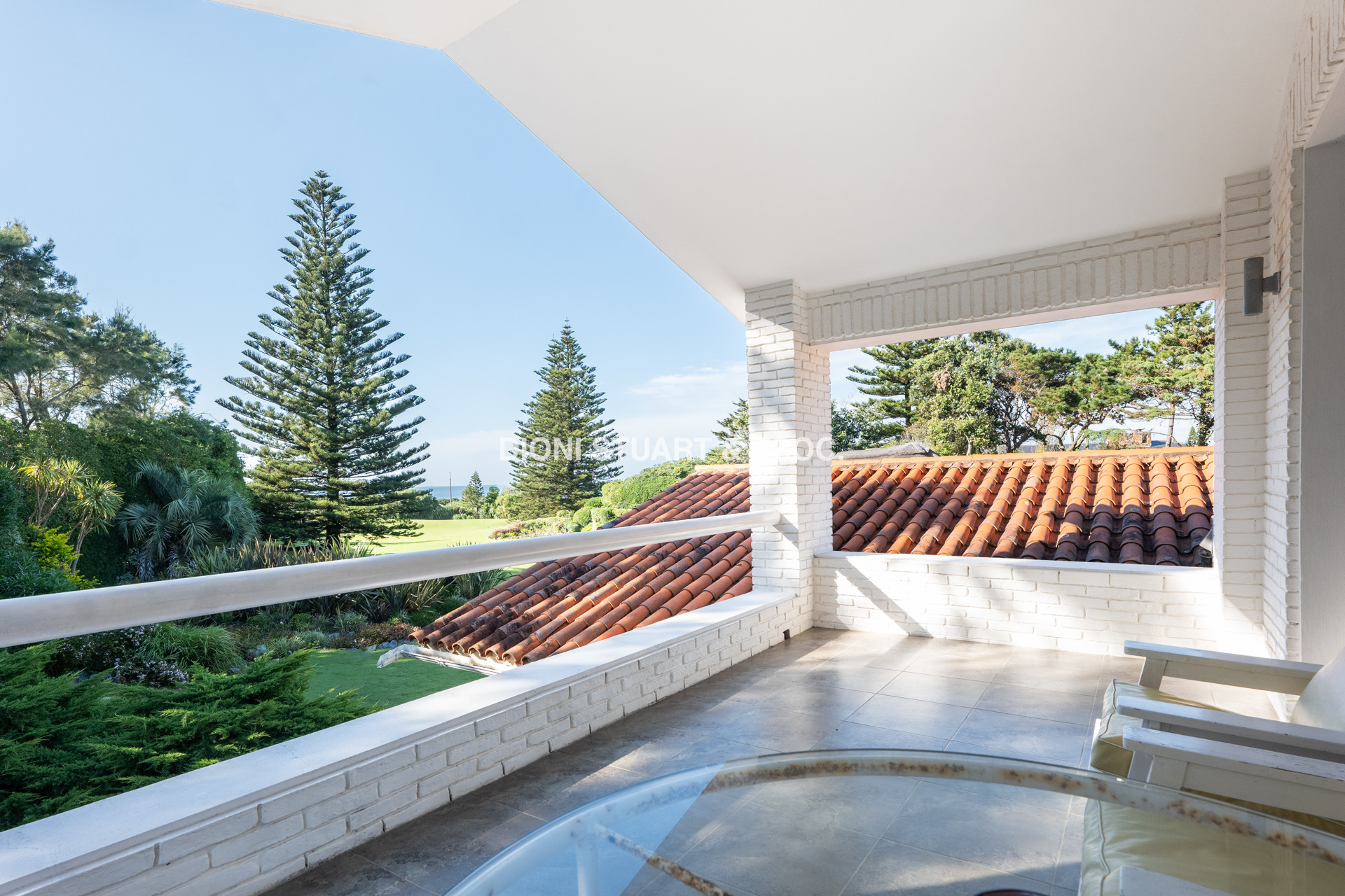 IMPONENTE CASA EN PLAYA BRAVA - ELEGANCIA Y CONFORT