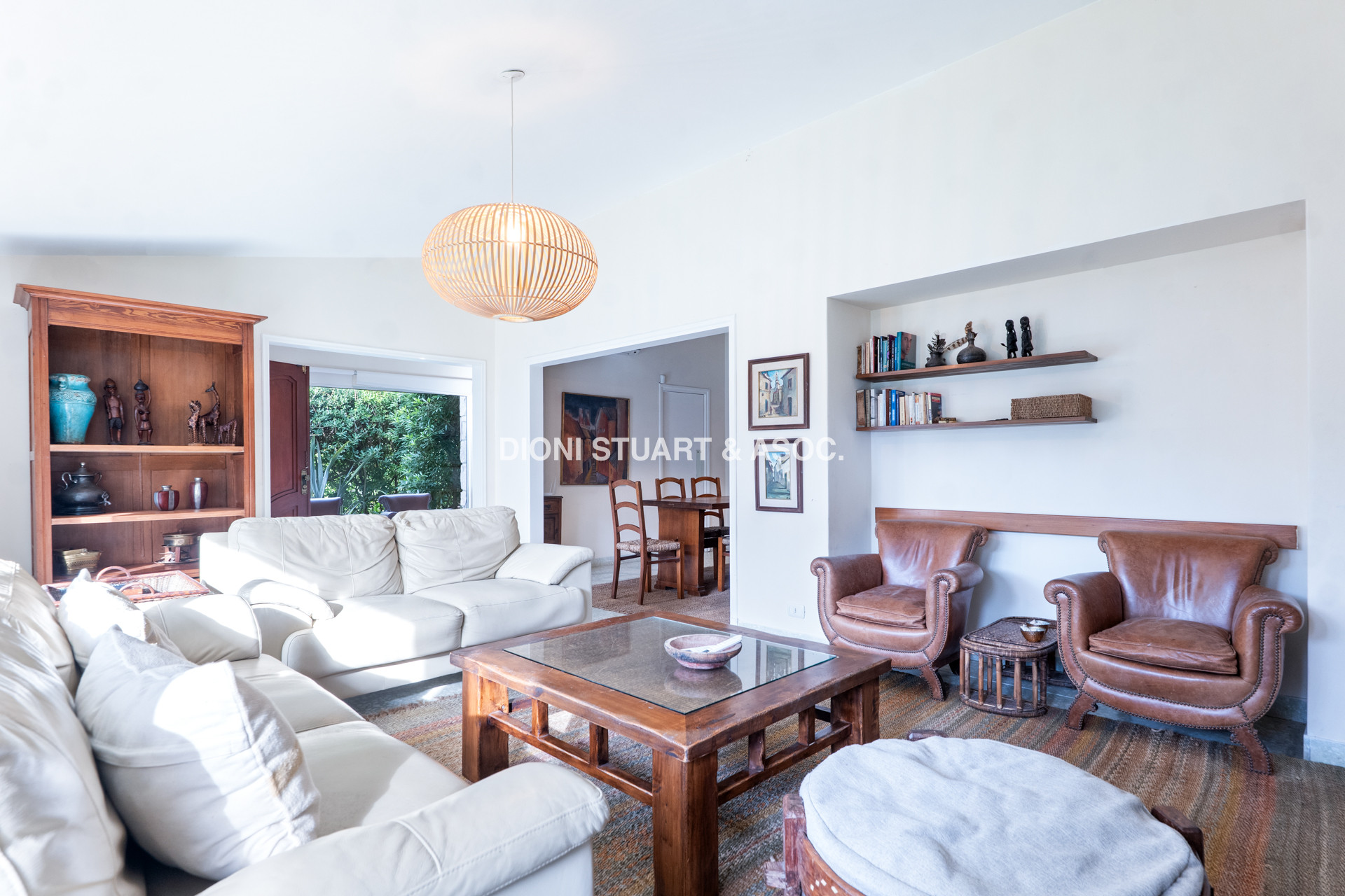 VENTA CASA EN SAN RAFAEL - CERCA DEL MAR - 3 DORM + DEP. SERV - PISCINA