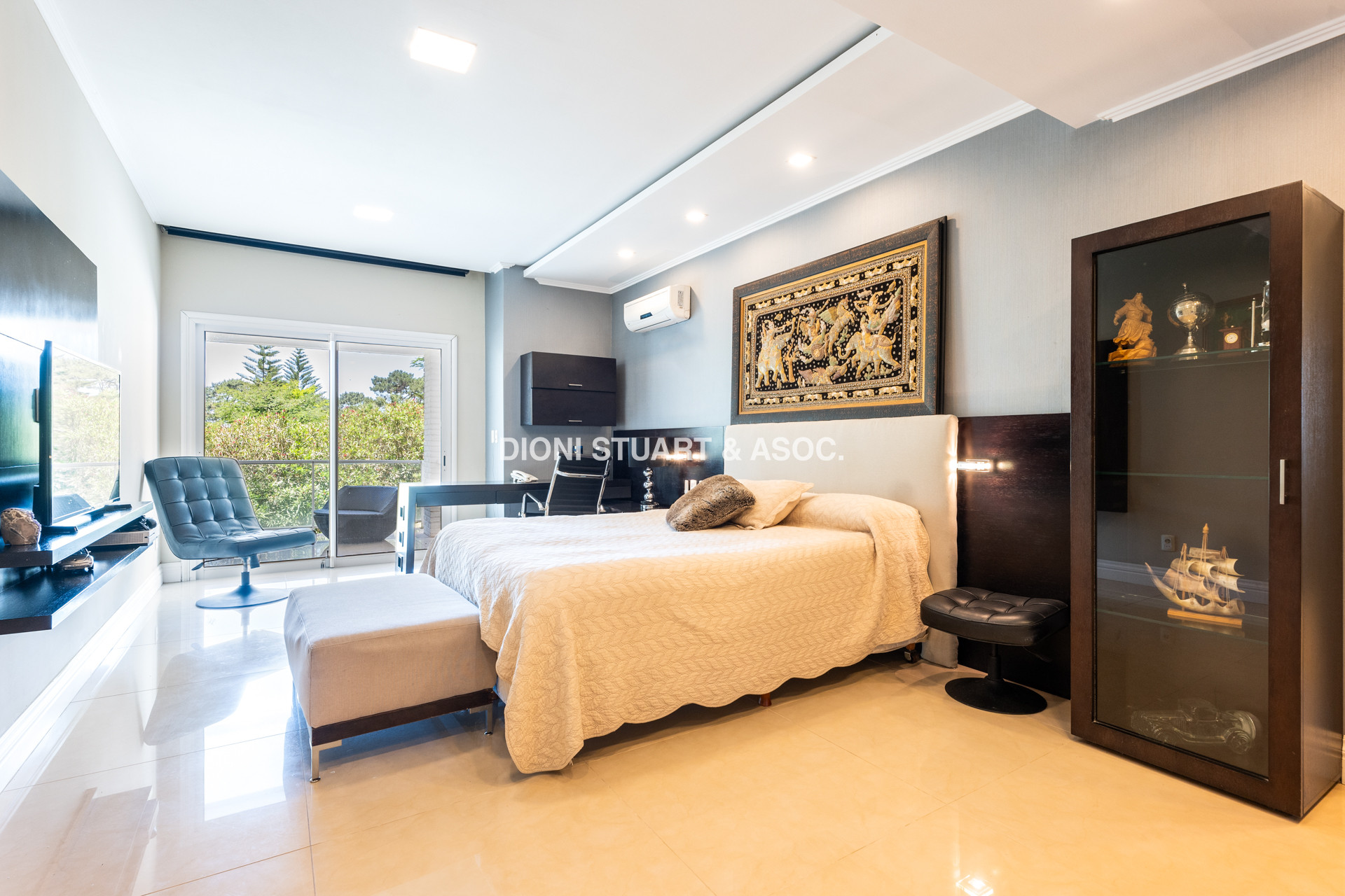 MEGA CASA EN EL GOLF - IMPESIONANTE