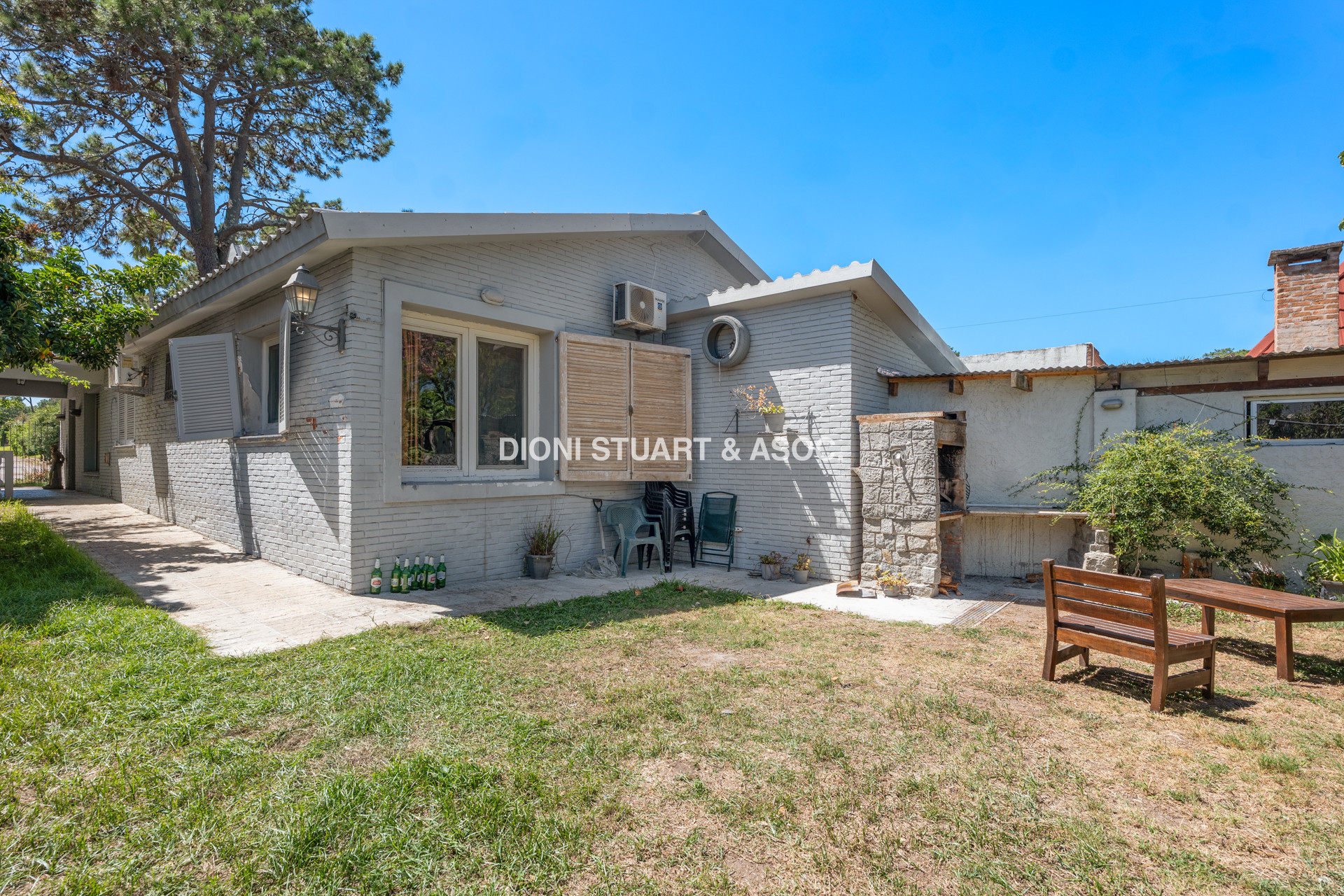 VENTA CASA EN PLAYA MANSA - 4 DORMITORIOS  - CERCA DEL MAR